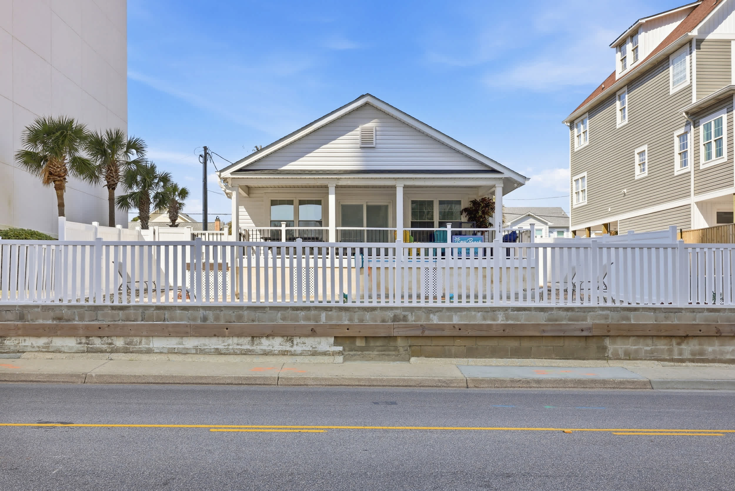 White Lotus Beach Retreat w Pool and Ocean Peek