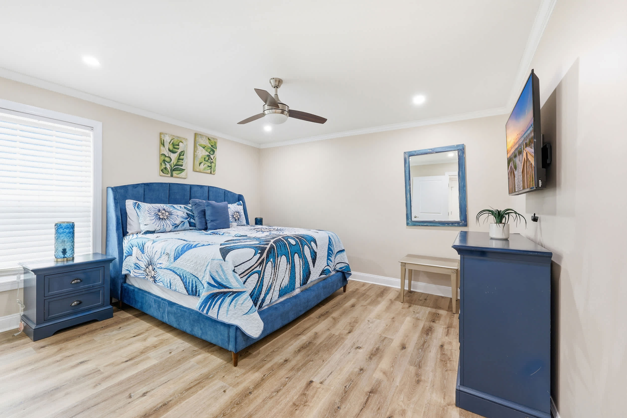 White Lotus Beach Retreat w Pool and Ocean Peek