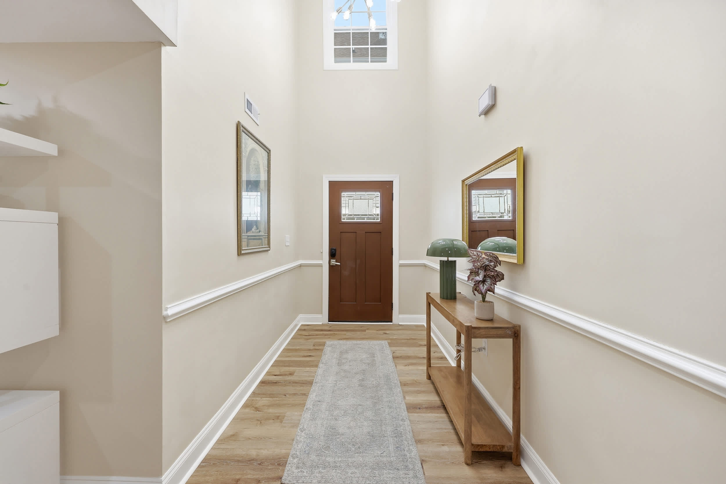 White Lotus Beach Retreat w Pool and Ocean Peek