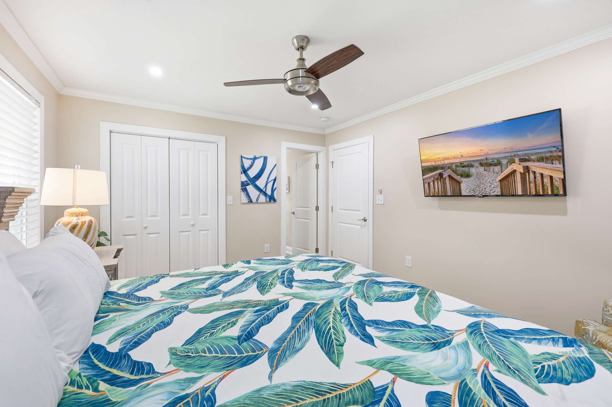 White Lotus Beach Retreat w Pool and Ocean Peek