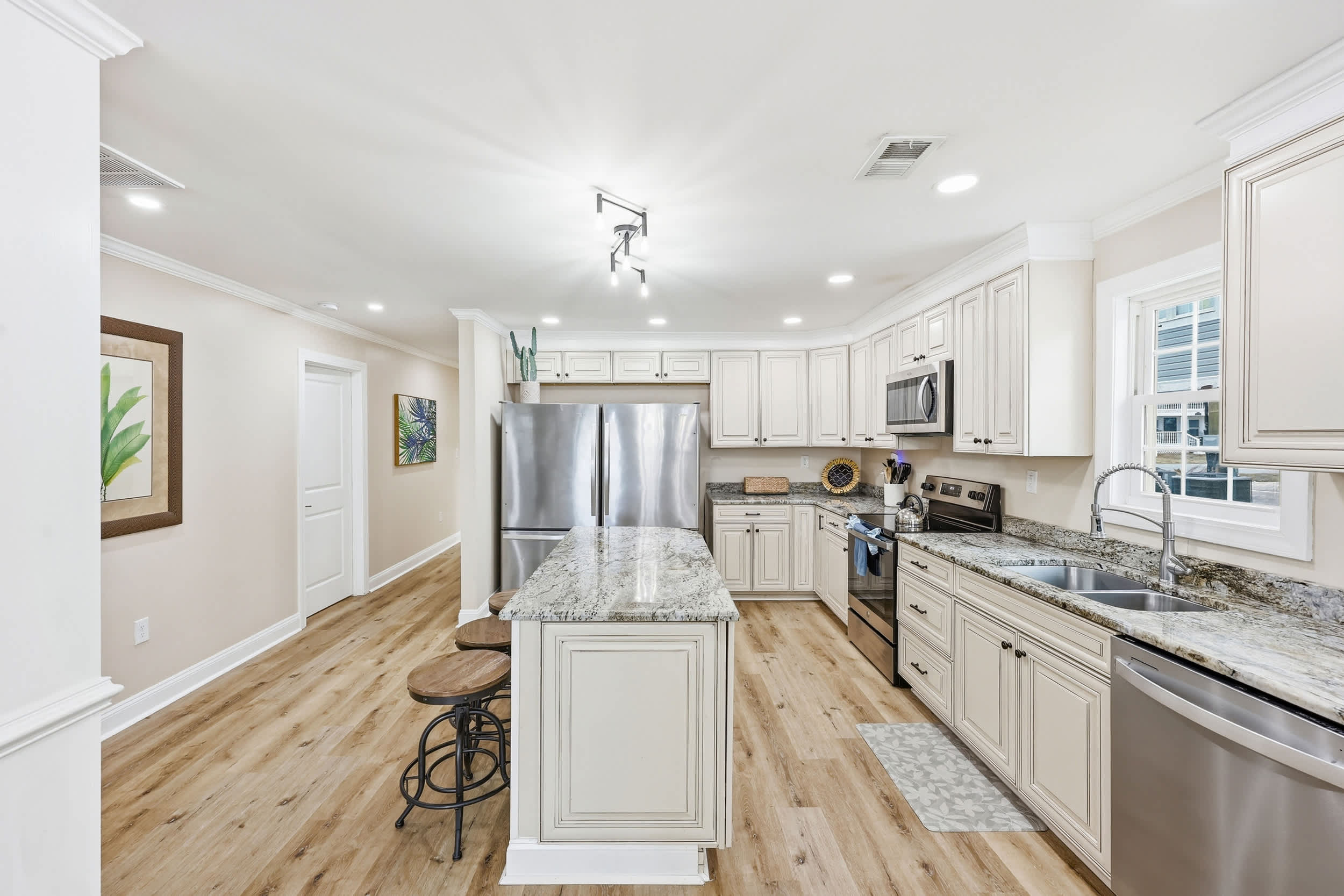 White Lotus Beach Retreat w Pool and Ocean Peek