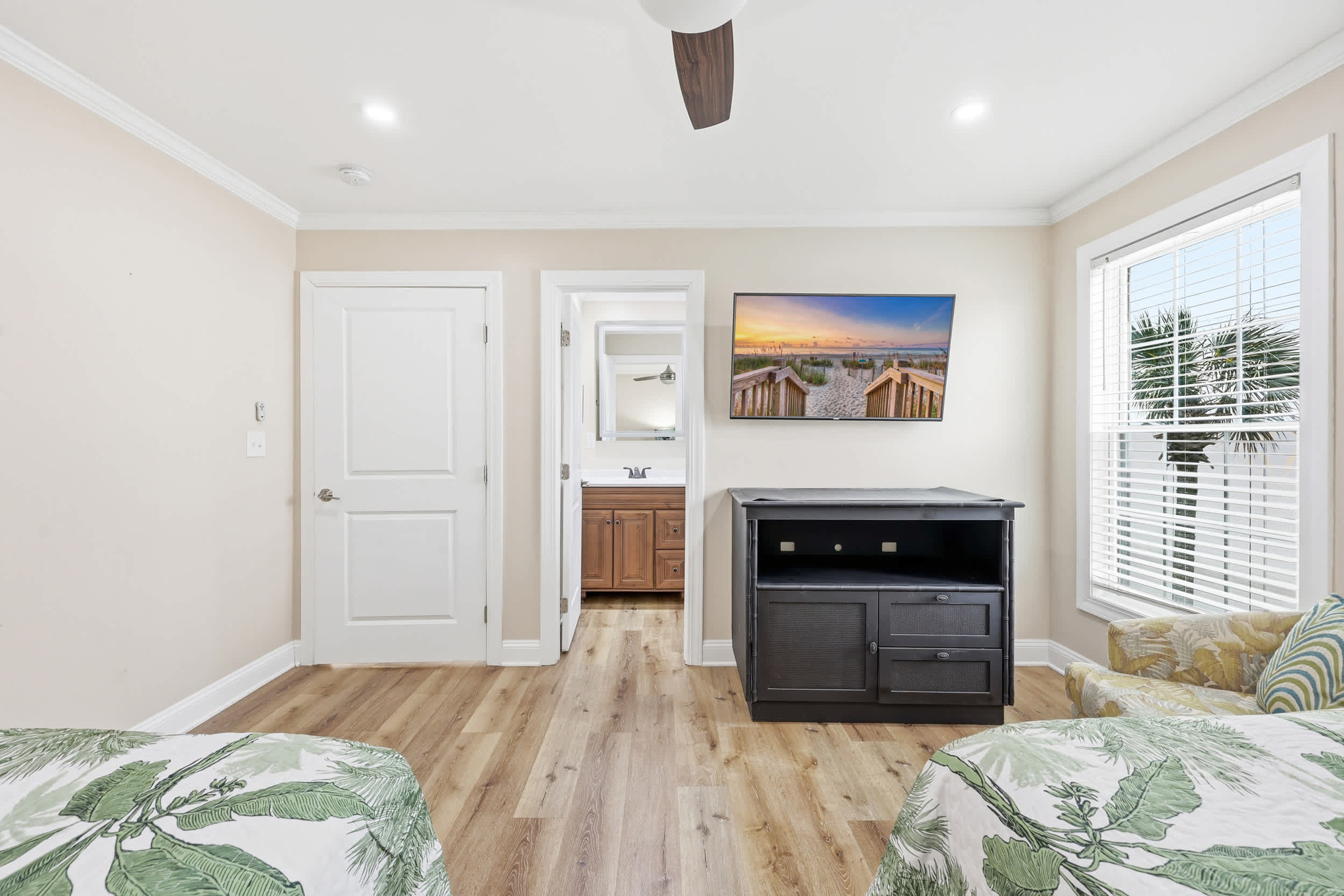 White Lotus Beach Retreat w Pool and Ocean Peek