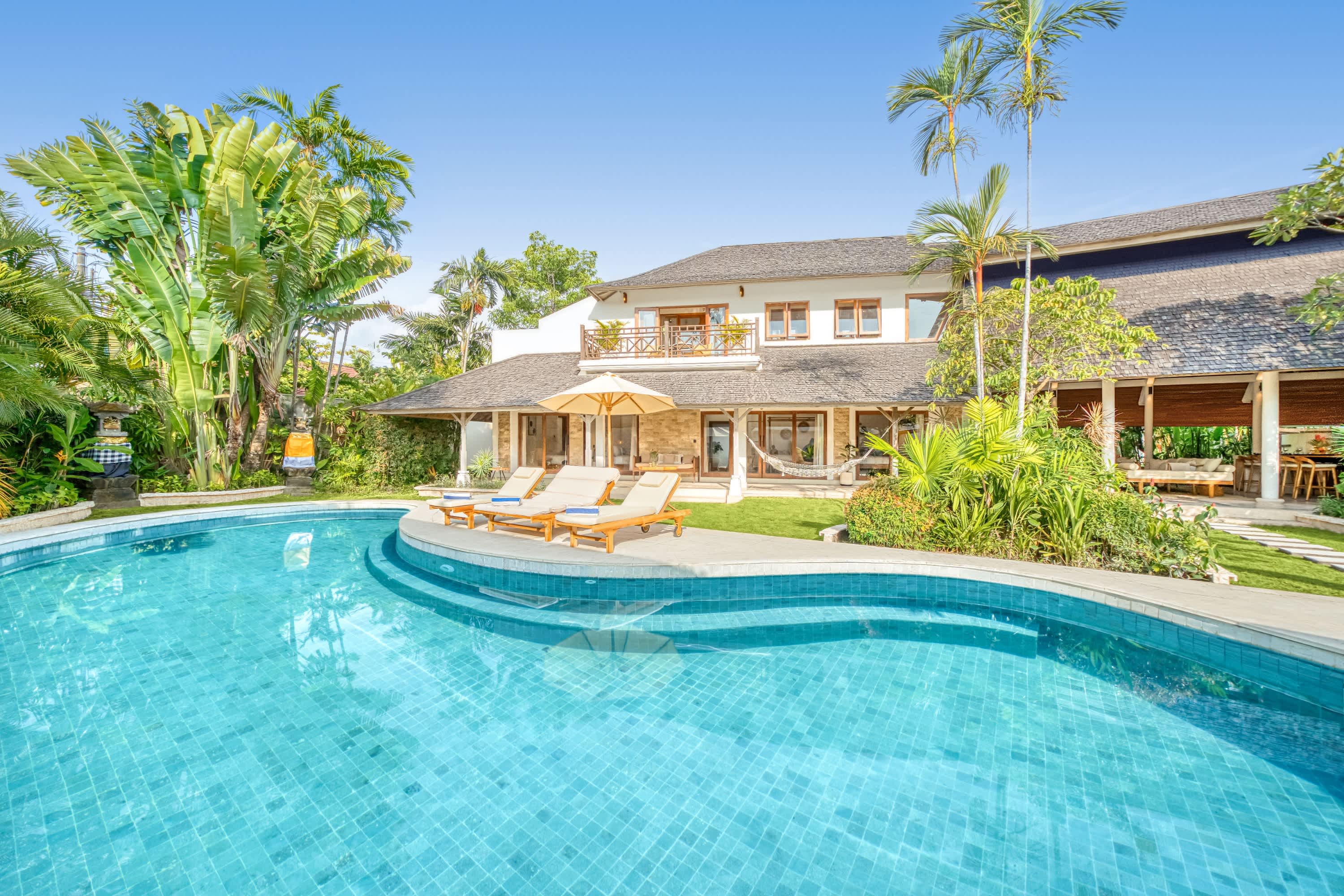 Villa Manhattan - Luxurious 8-BDR Villa, huge pool — Kecamatan Kuta Utara, Bali — vacation rental