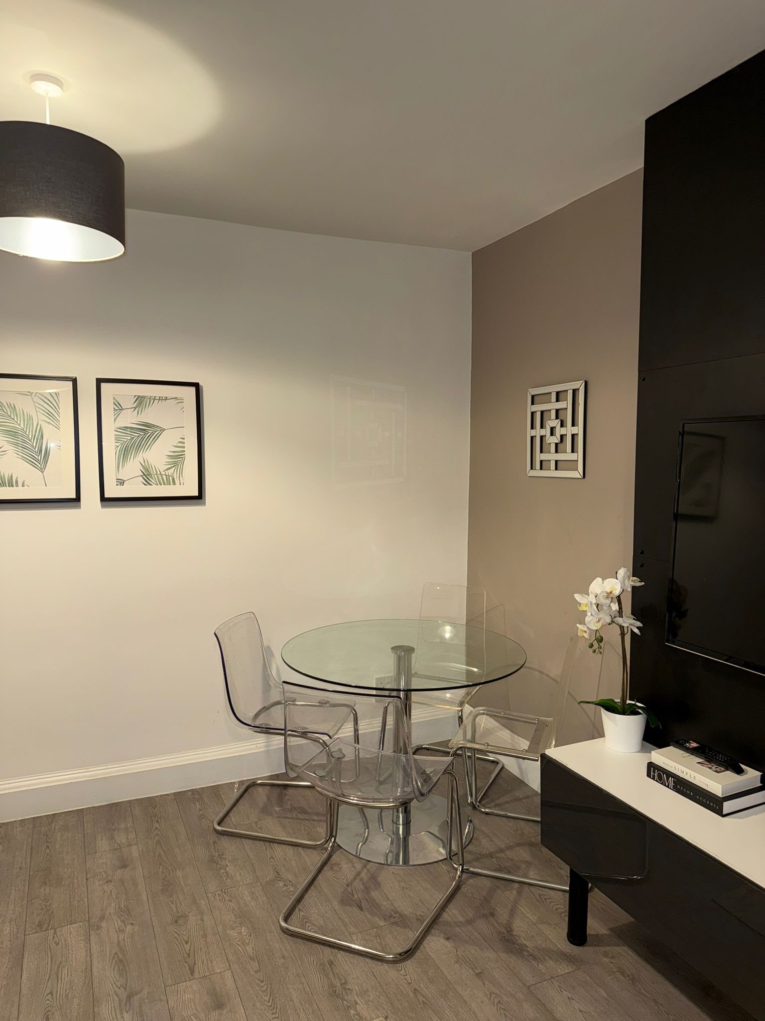 Beautiful House in Glasgow South Side! in 78 Barnbeth Road G53 5UQ - Property image 3 - VivreStays