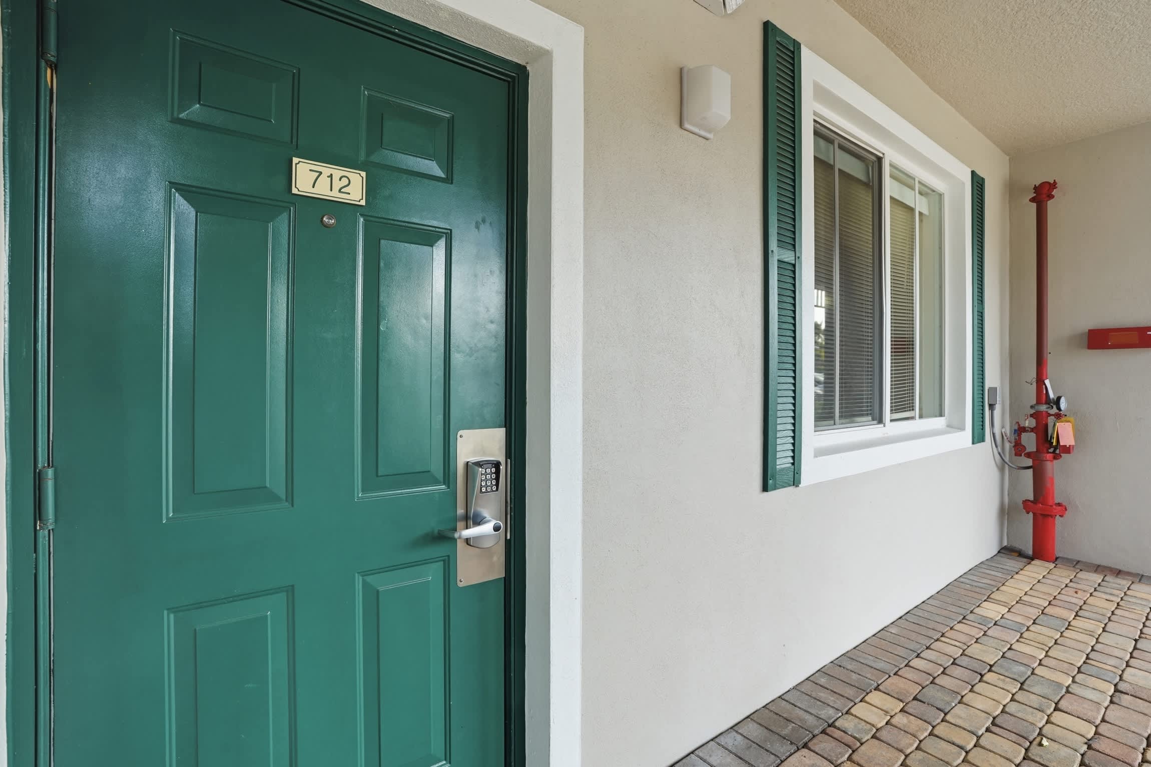 712 First Floor Golf Lake View Villa | Photo 9