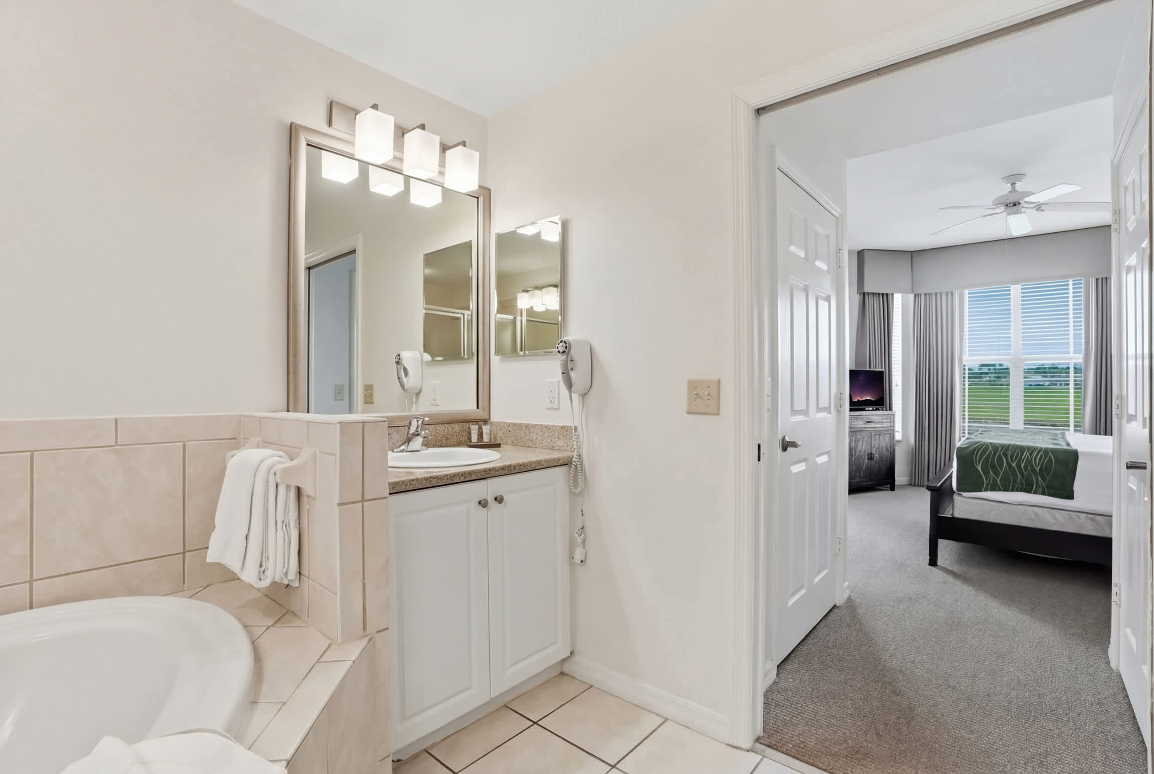 712 First Floor Golf Lake View Villa | Photo 25