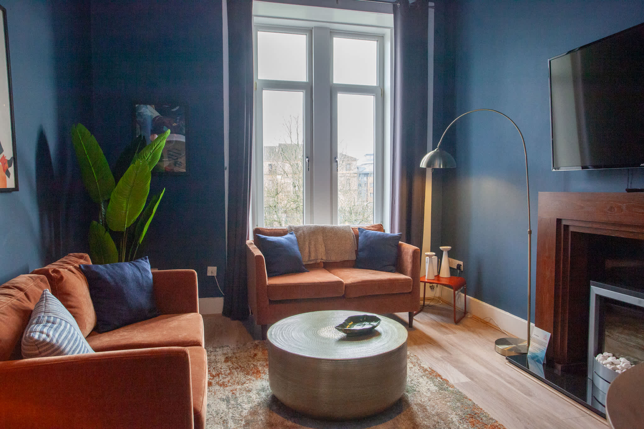 View Stylish Newly Renovated Flat Overlooking Mansfield Park – West End in Hyndland Street 23 G11 5QE Stylish Newly Renovated Flat Overlooking Mansfield Park – West End in Hyndland Street 23 G11 5QE - Property image 8 - VivreStays