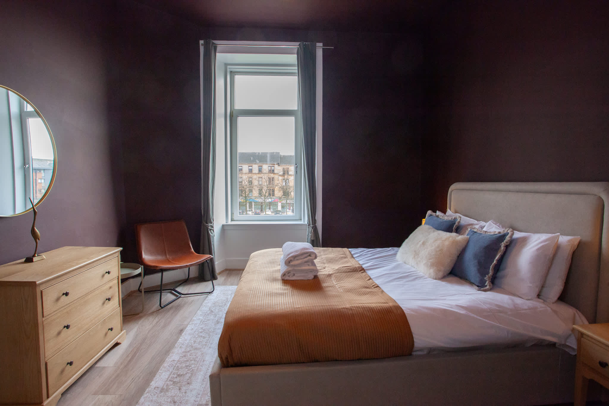 View Stylish Newly Renovated Flat Overlooking Mansfield Park – West End in Hyndland Street 23 G11 5QE Stylish Newly Renovated Flat Overlooking Mansfield Park – West End in Hyndland Street 23 G11 5QE - Property image 14 - VivreStays