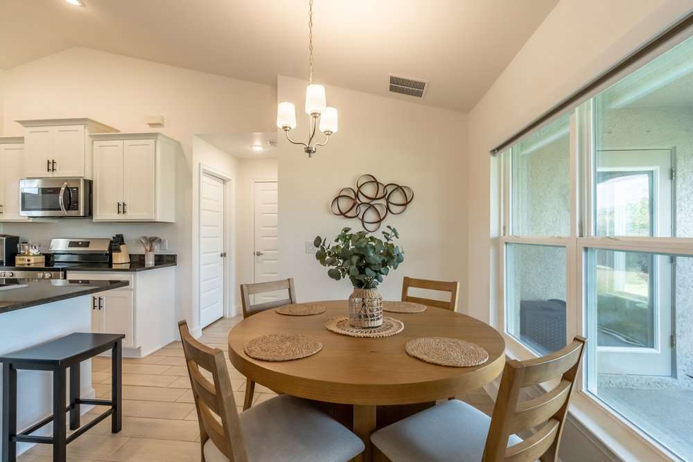 Waterfront 4BR retreat w/ backyard