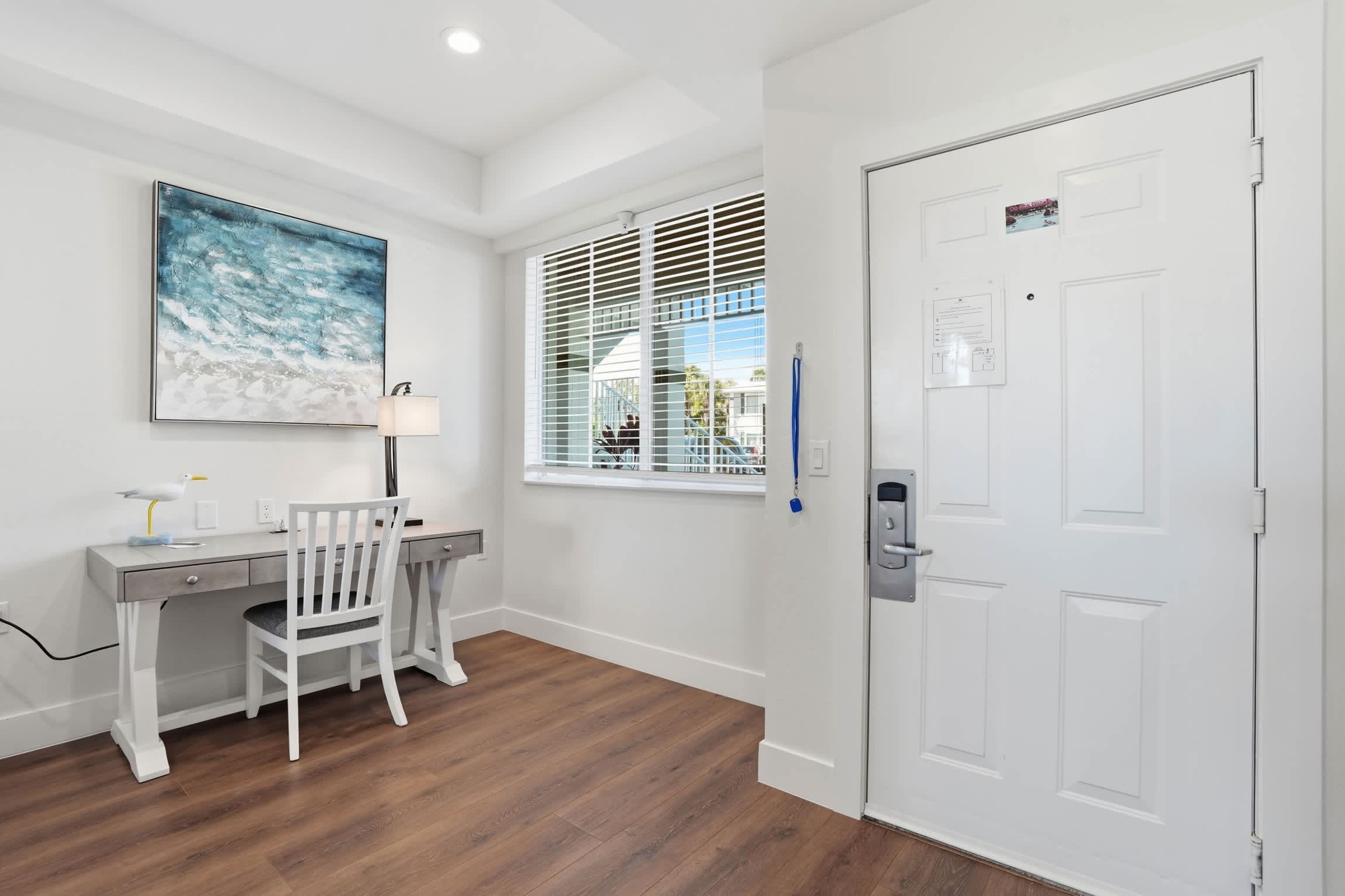 711 Golf and Lake View 3 Bed Renovated | Photo 15