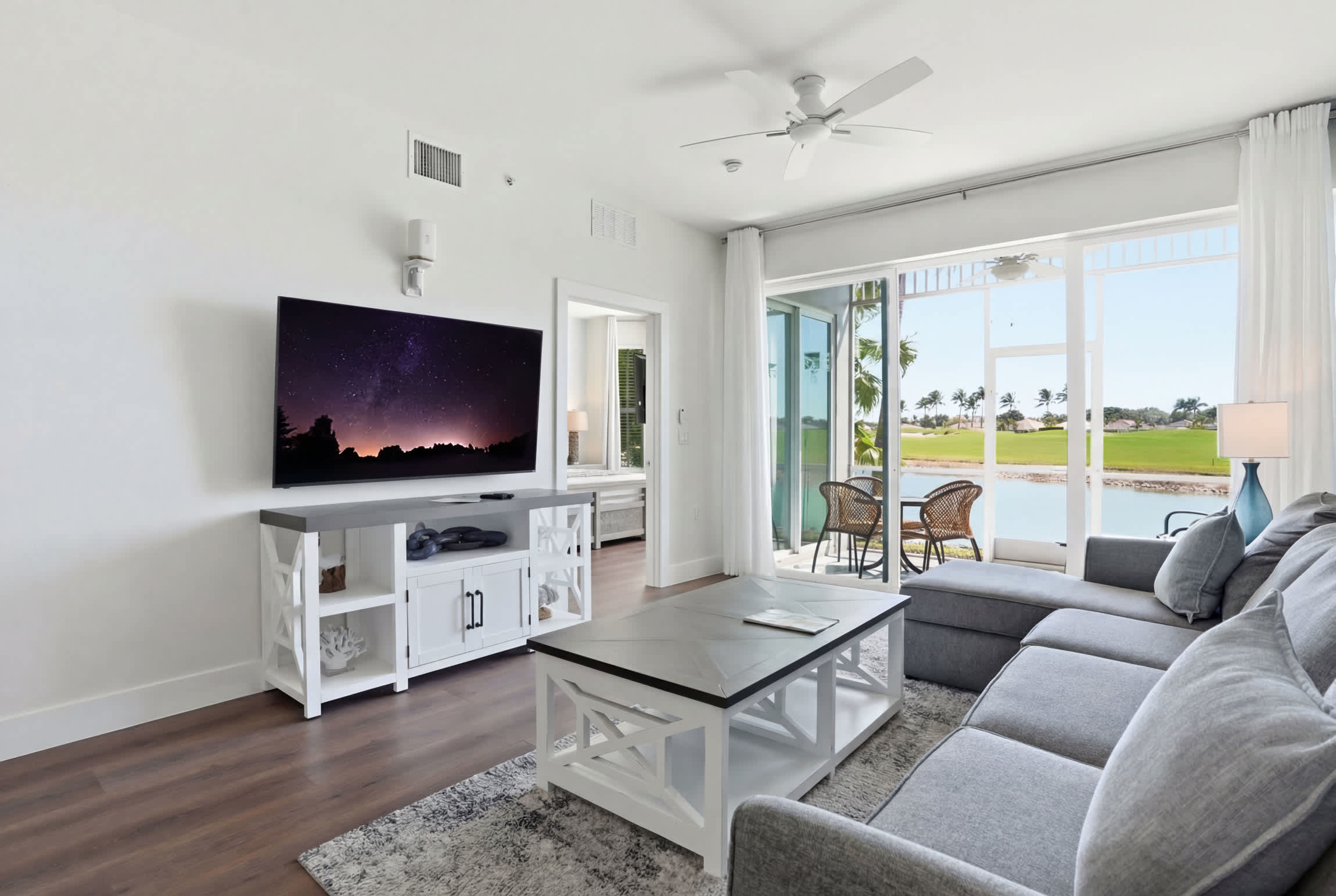 711 Golf and Lake View 3 Bed Renovated