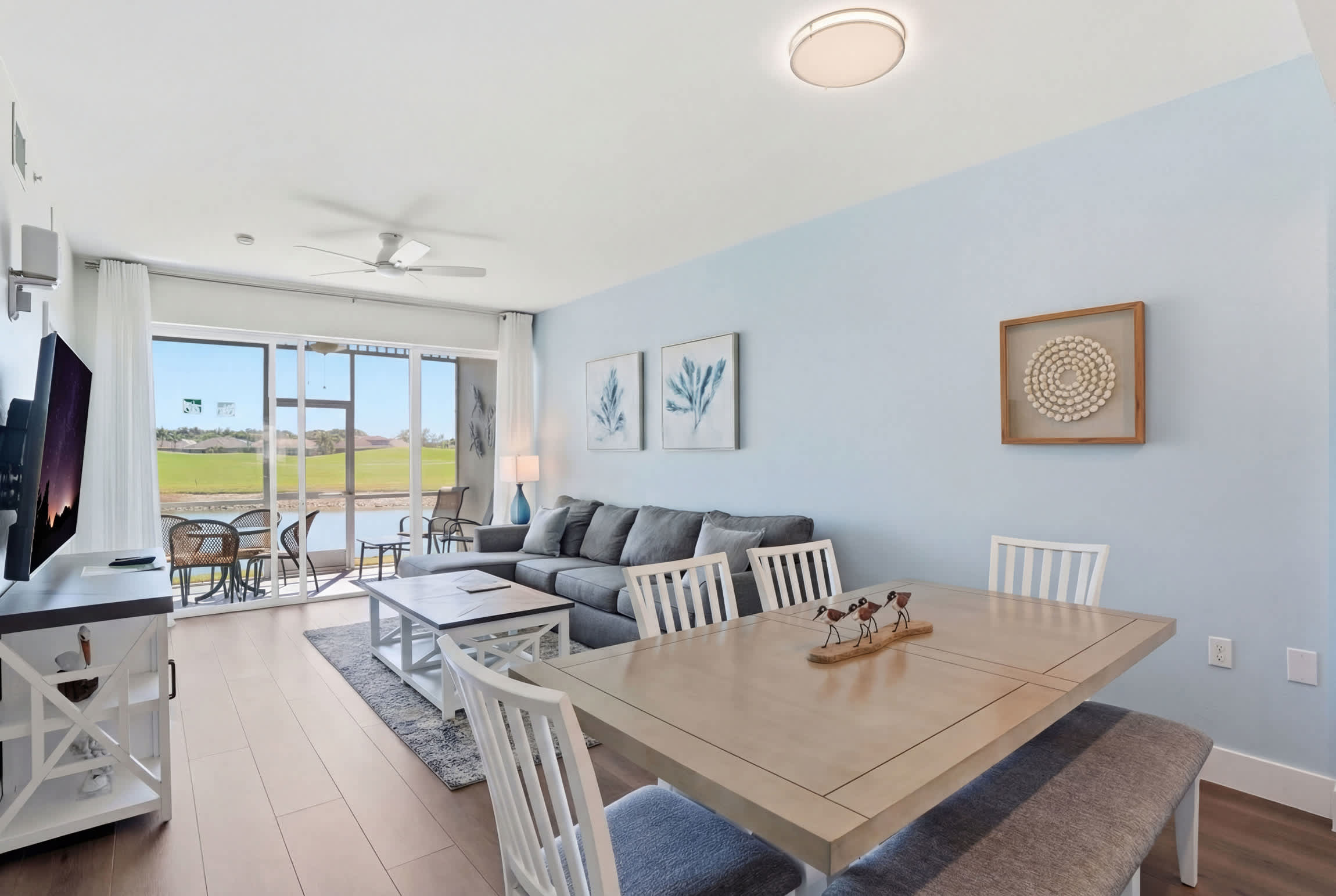 711 Golf and Lake View 3 Bed Renovated | Photo 17