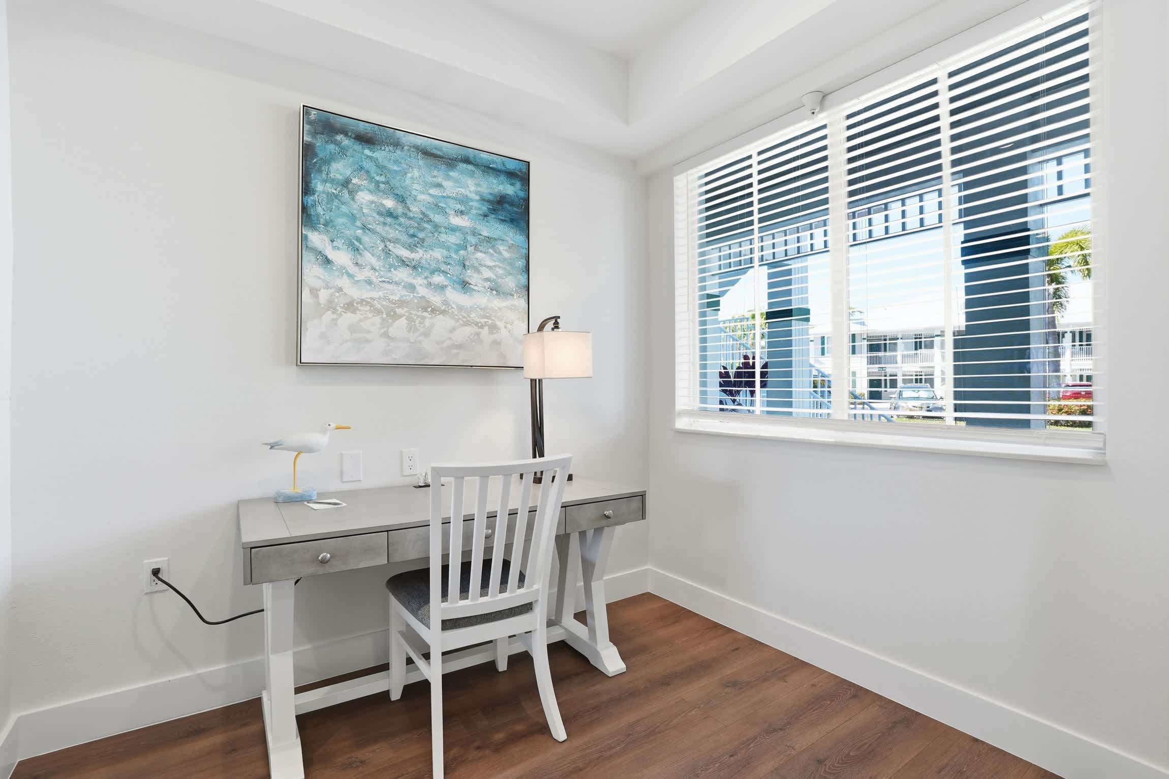 711 Golf and Lake View 3 Bed Renovated | Photo 16