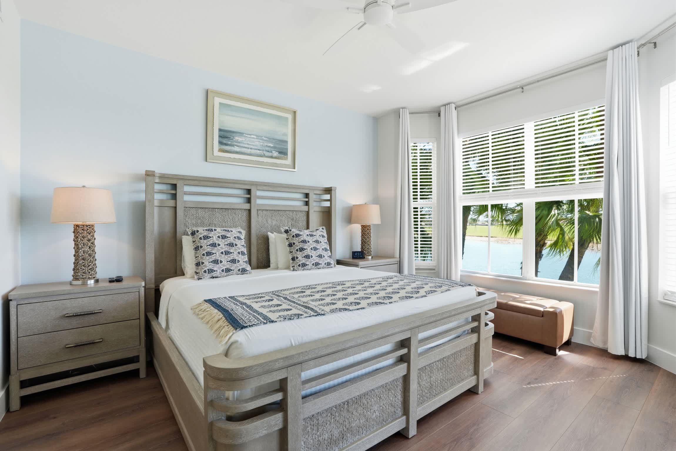 711 Golf and Lake View 3 Bed Renovated | Photo 3