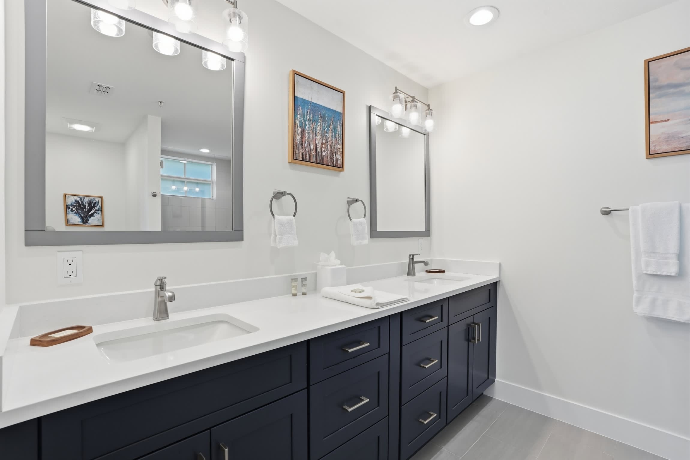 711 Golf and Lake View 3 Bed Renovated | Photo 25