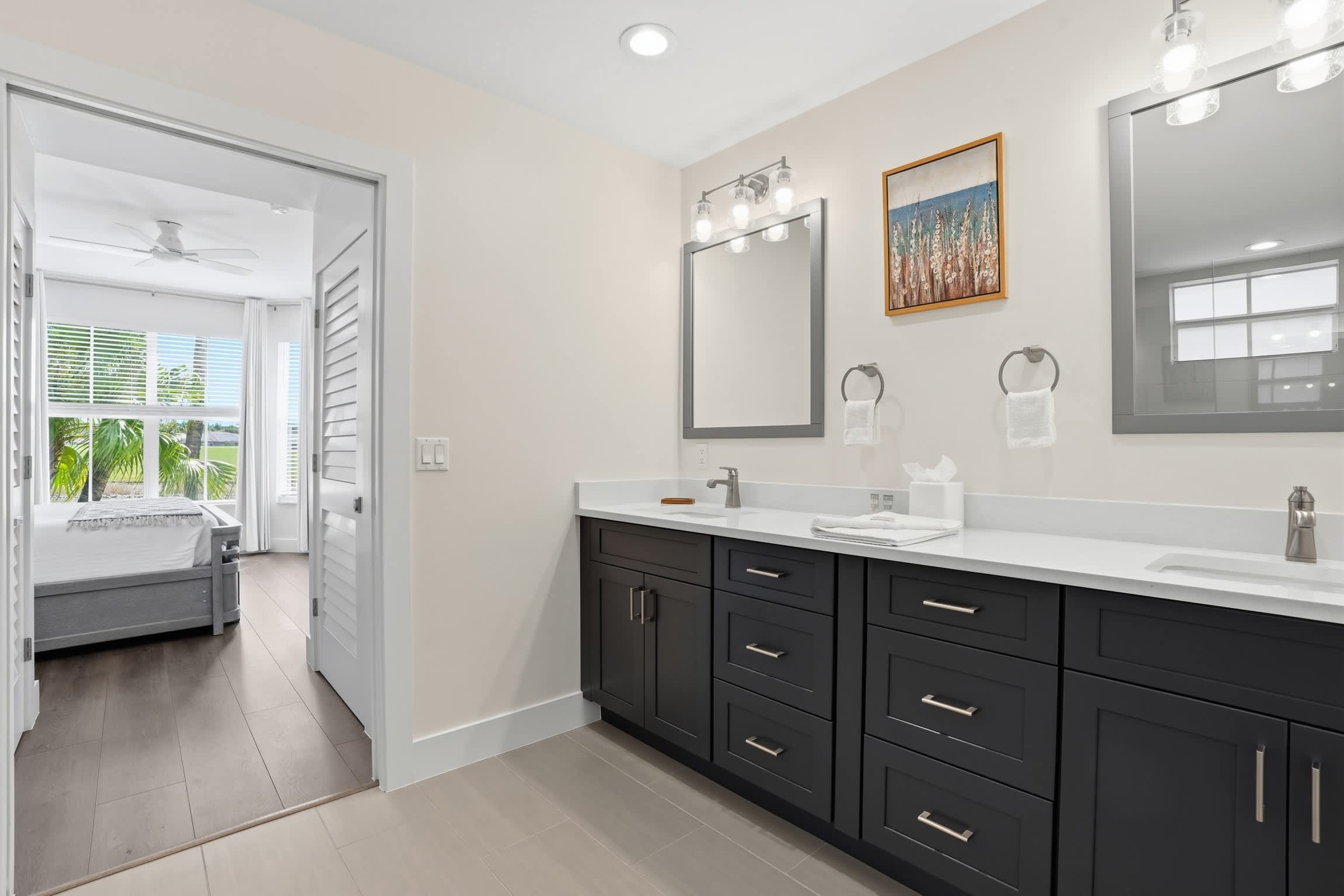 711 Golf and Lake View 3 Bed Renovated | Photo 26