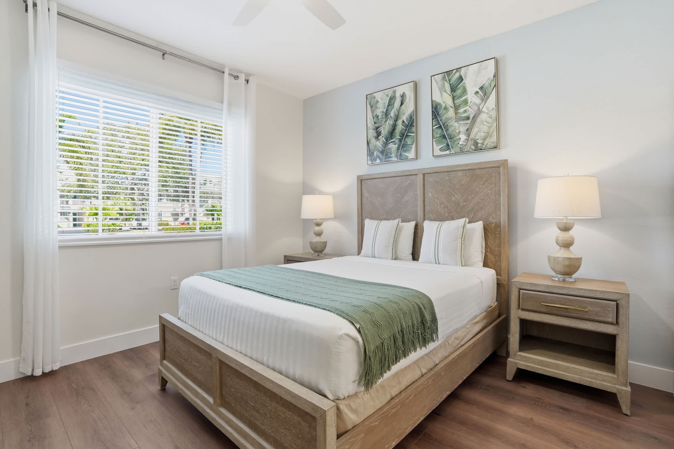 711 Golf and Lake View 3 Bed Renovated | Photo 5