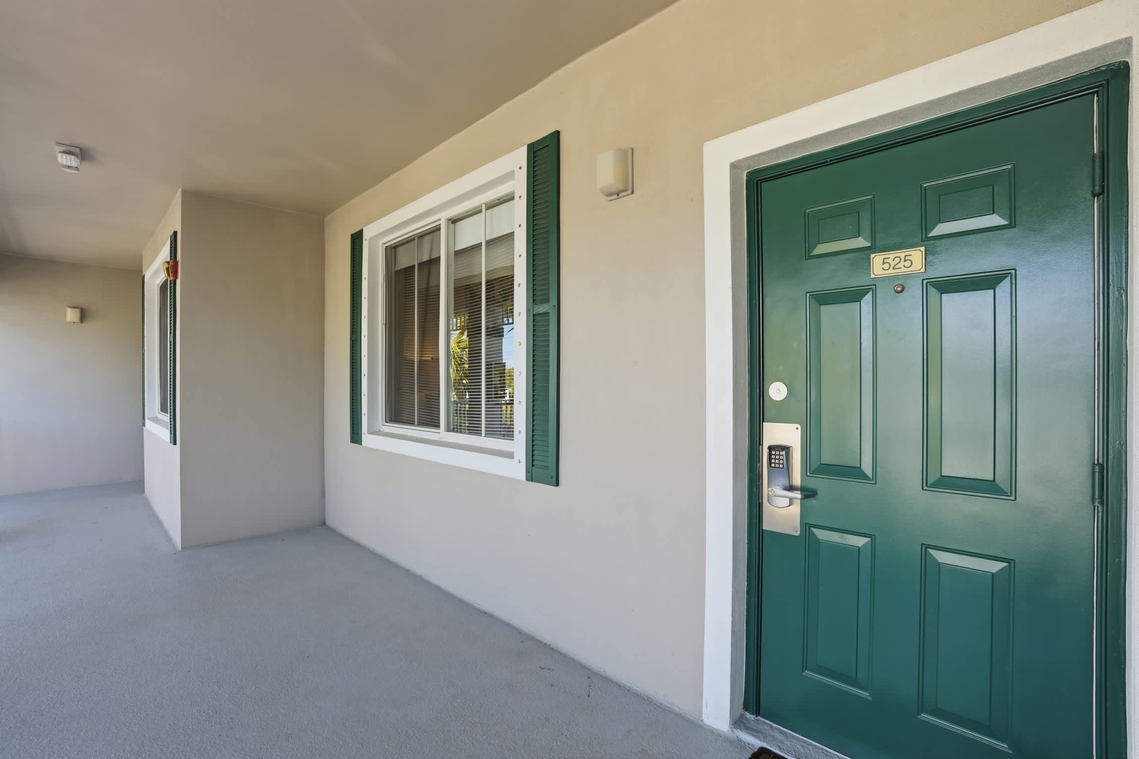 525 Golf and Lake Views Updated 1st Floor Villa | Photo 9