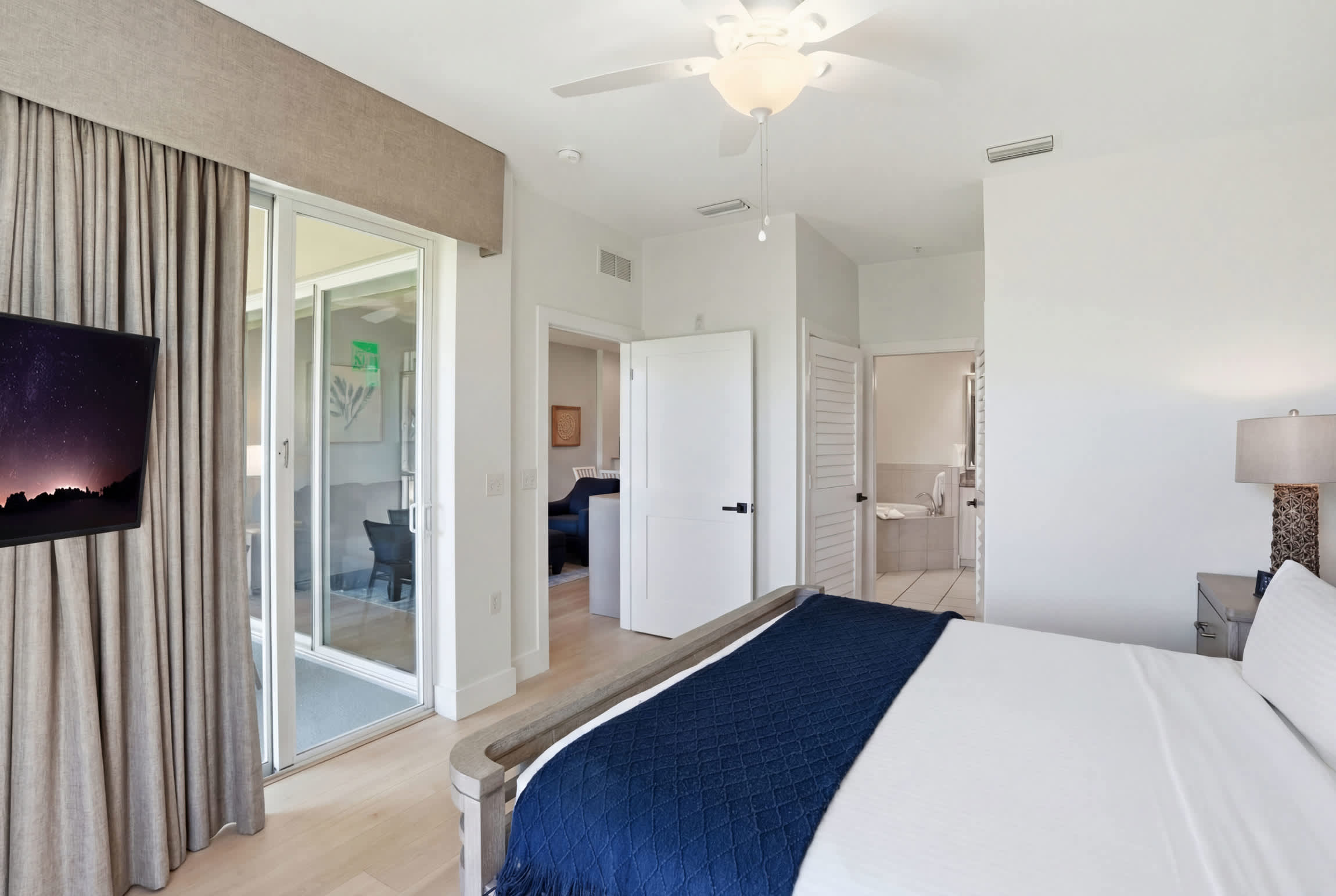 525 Golf and Lake Views Updated 1st Floor Villa | Photo 23