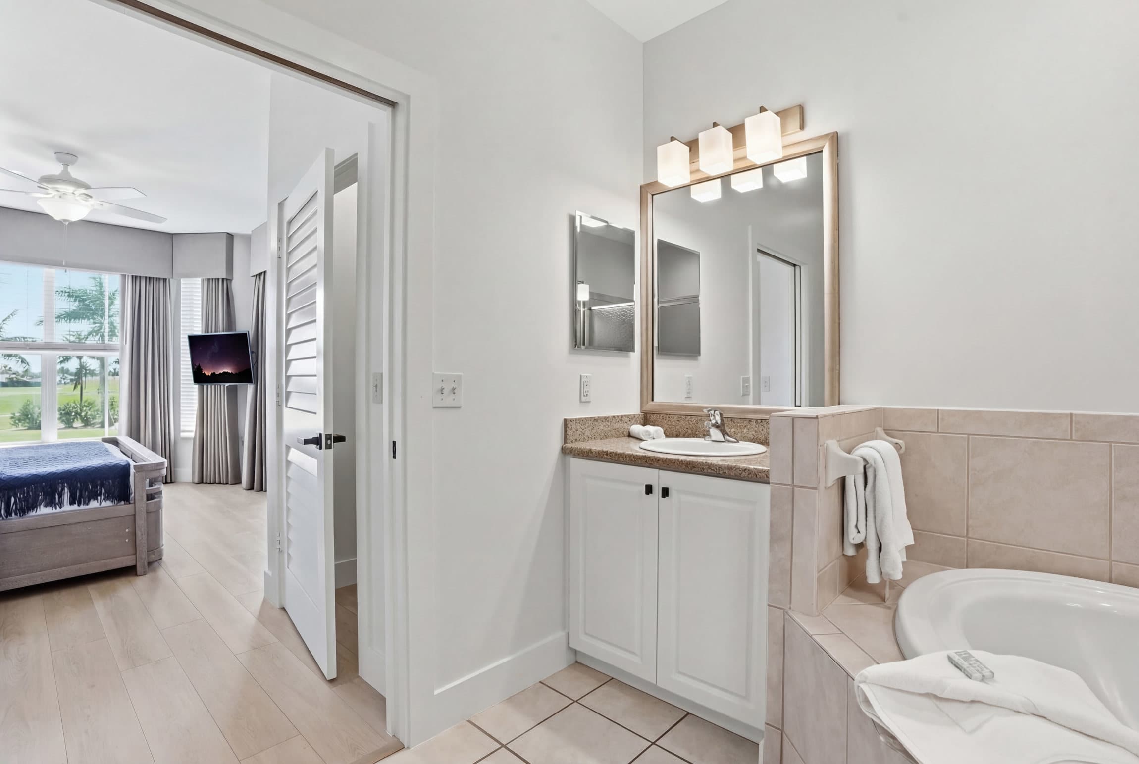 525 Golf and Lake Views Updated 1st Floor Villa | Photo 26