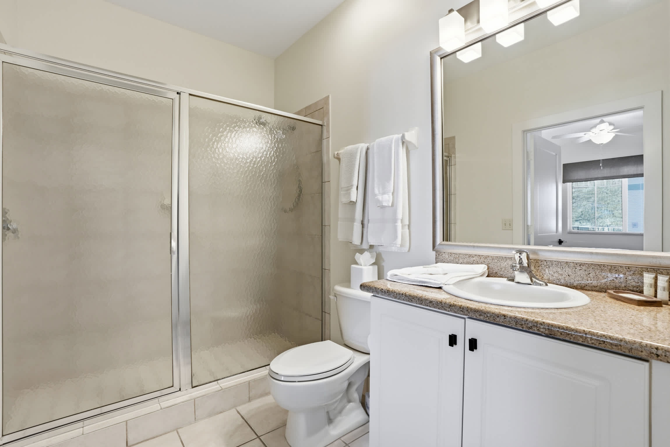 525 Golf and Lake Views Updated 1st Floor Villa | Photo 28