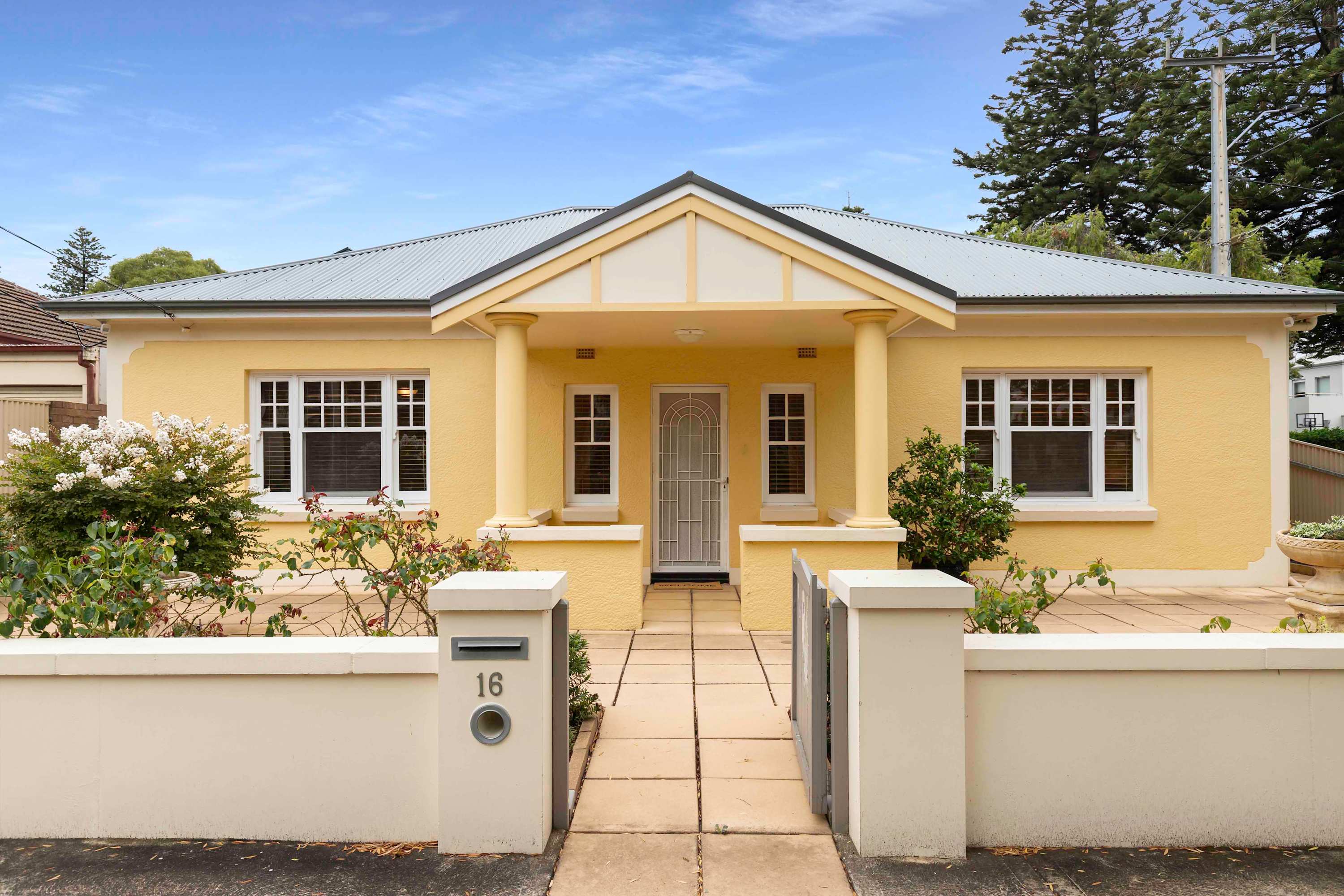 Nola's Coastal Cottage Henley Beach — Henley Beach, South Australia — vacation rental