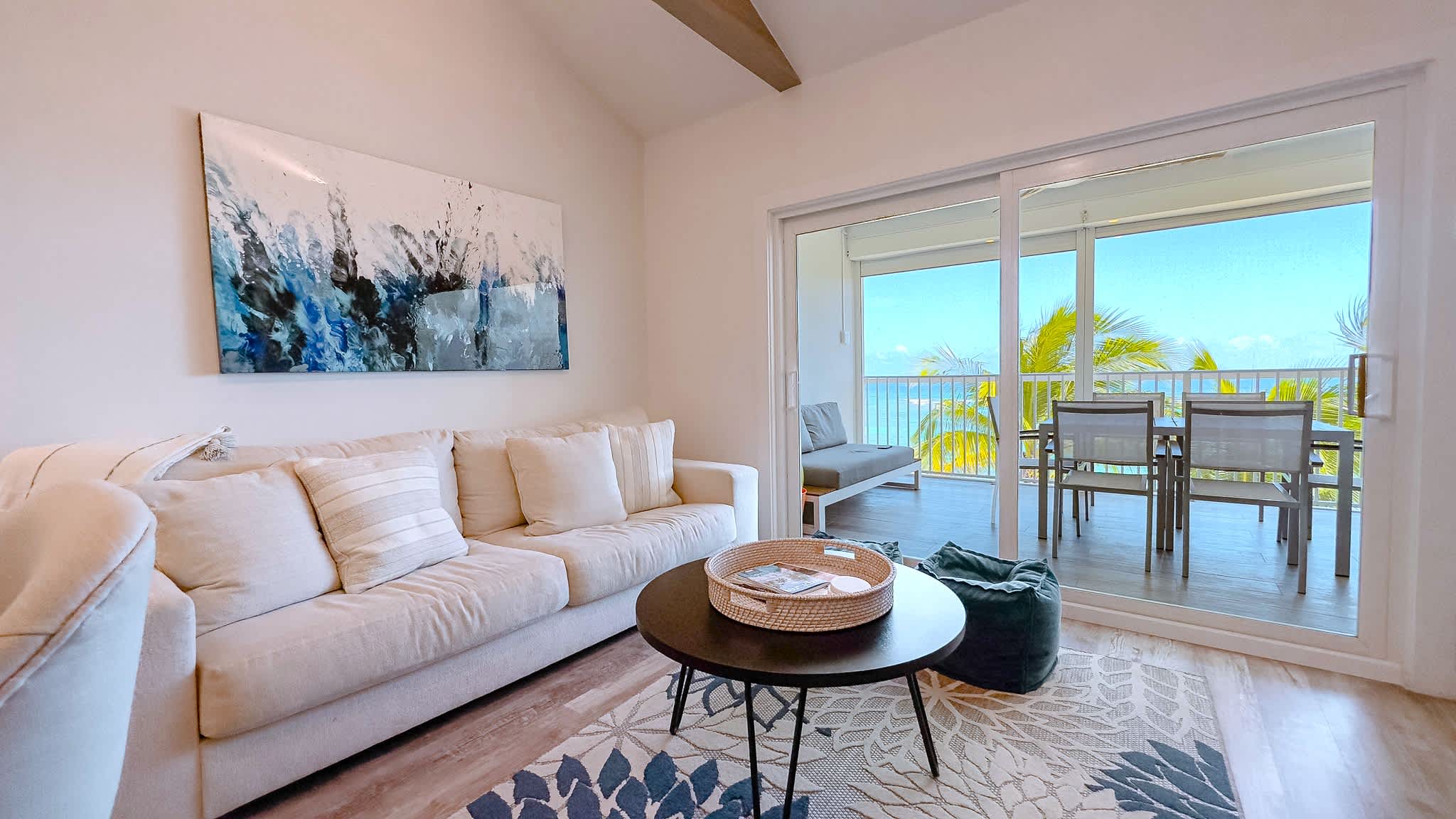 Luxury 2Bdr Beachfront Condo on Spotts Beach — Savannah, George Town — vacation rental