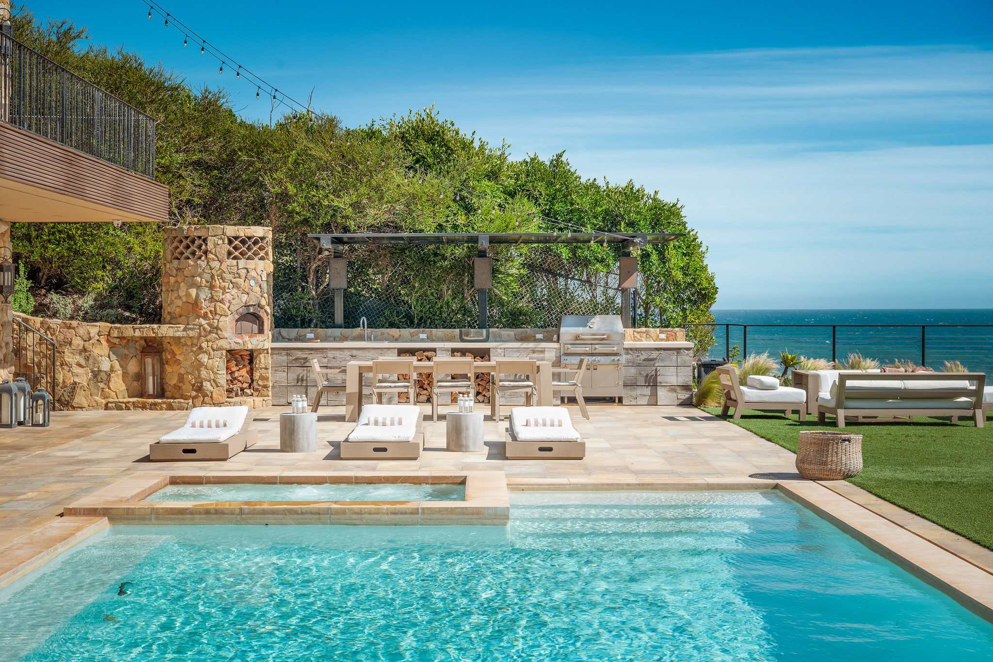Alfresco entertaining with breathtaking Malibu ocean views.