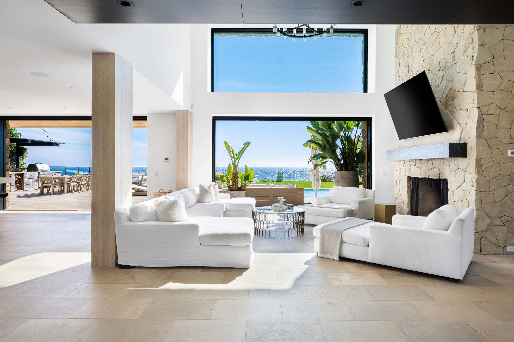 Seamless indoor-outdoor living in this Malibu coastal estate.
