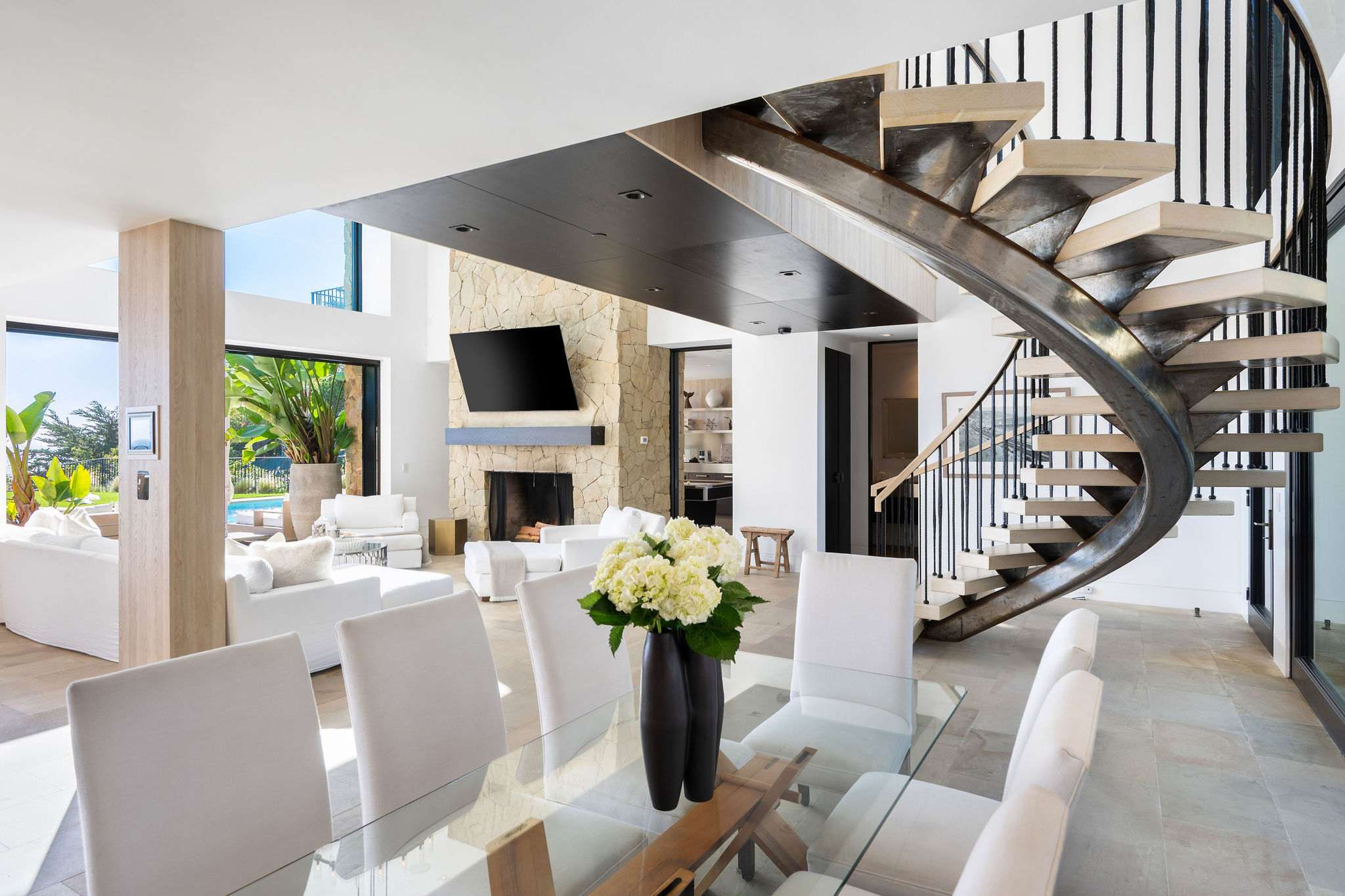 A rare Malibu luxury villa perched above the Pacific Ocean.