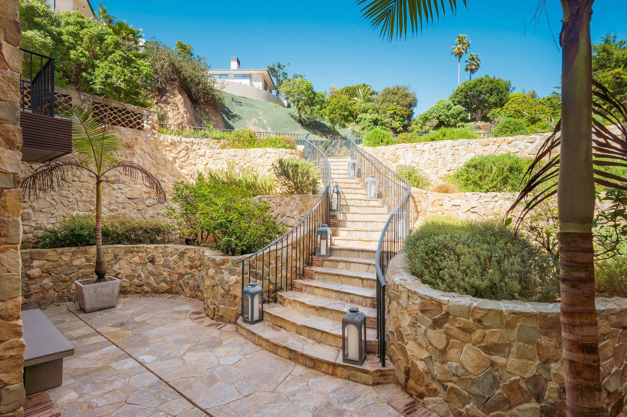 This Malibu luxury villa offers incredible outdoor entertaining spaces.