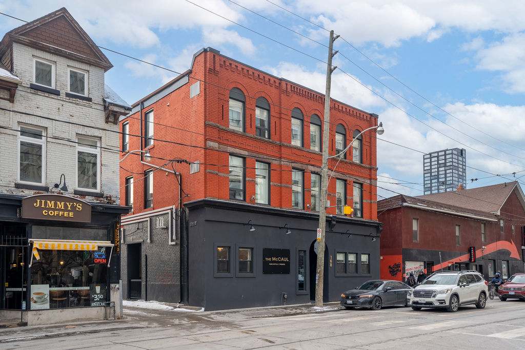 Located in a vibrant, walkable neighbourhood close to dining and attractions.