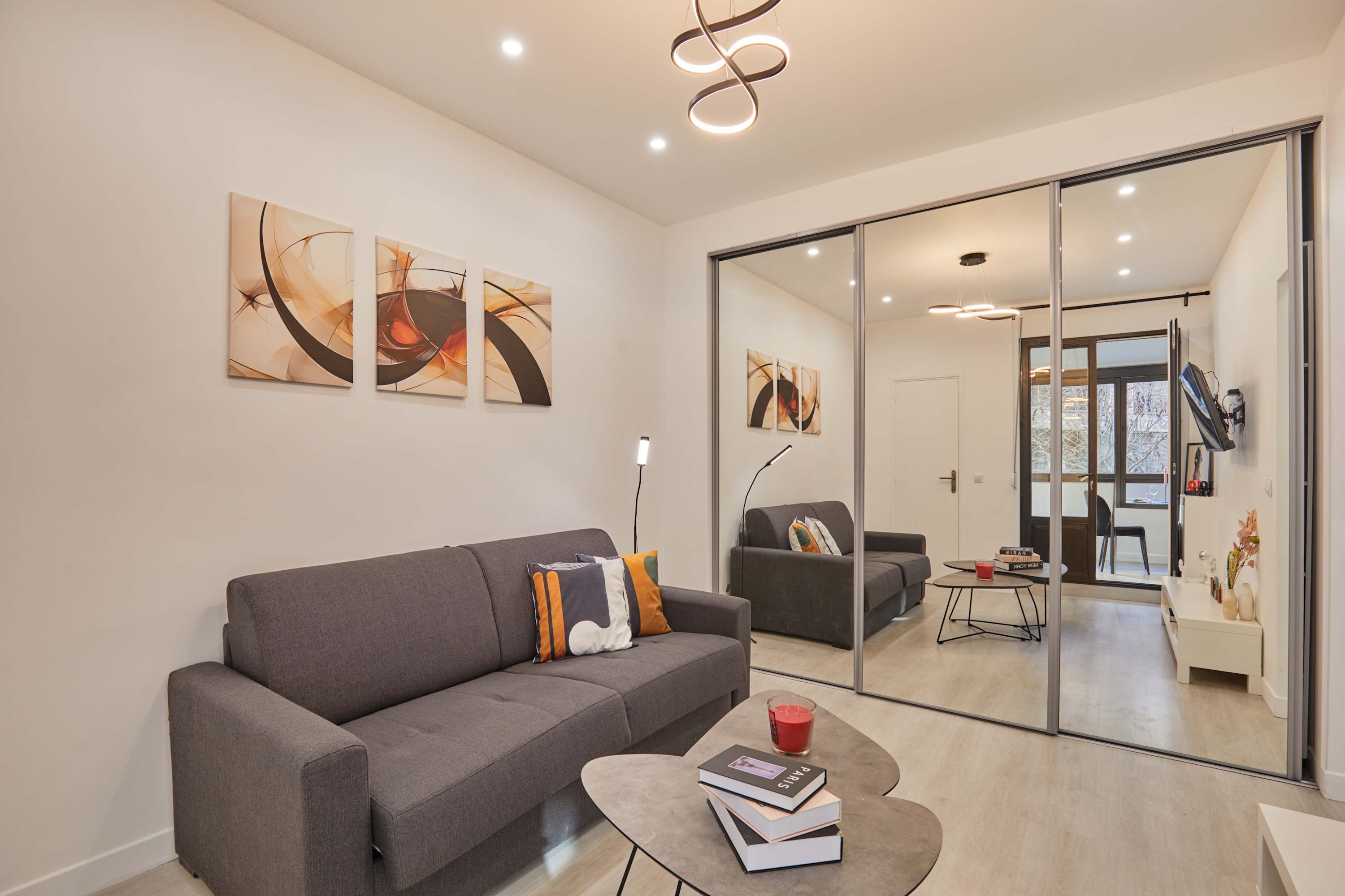 Modern Suite with Patio Boulogne-Billancourt — Boulogne-Billancourt, Île-de-France — vacation rental