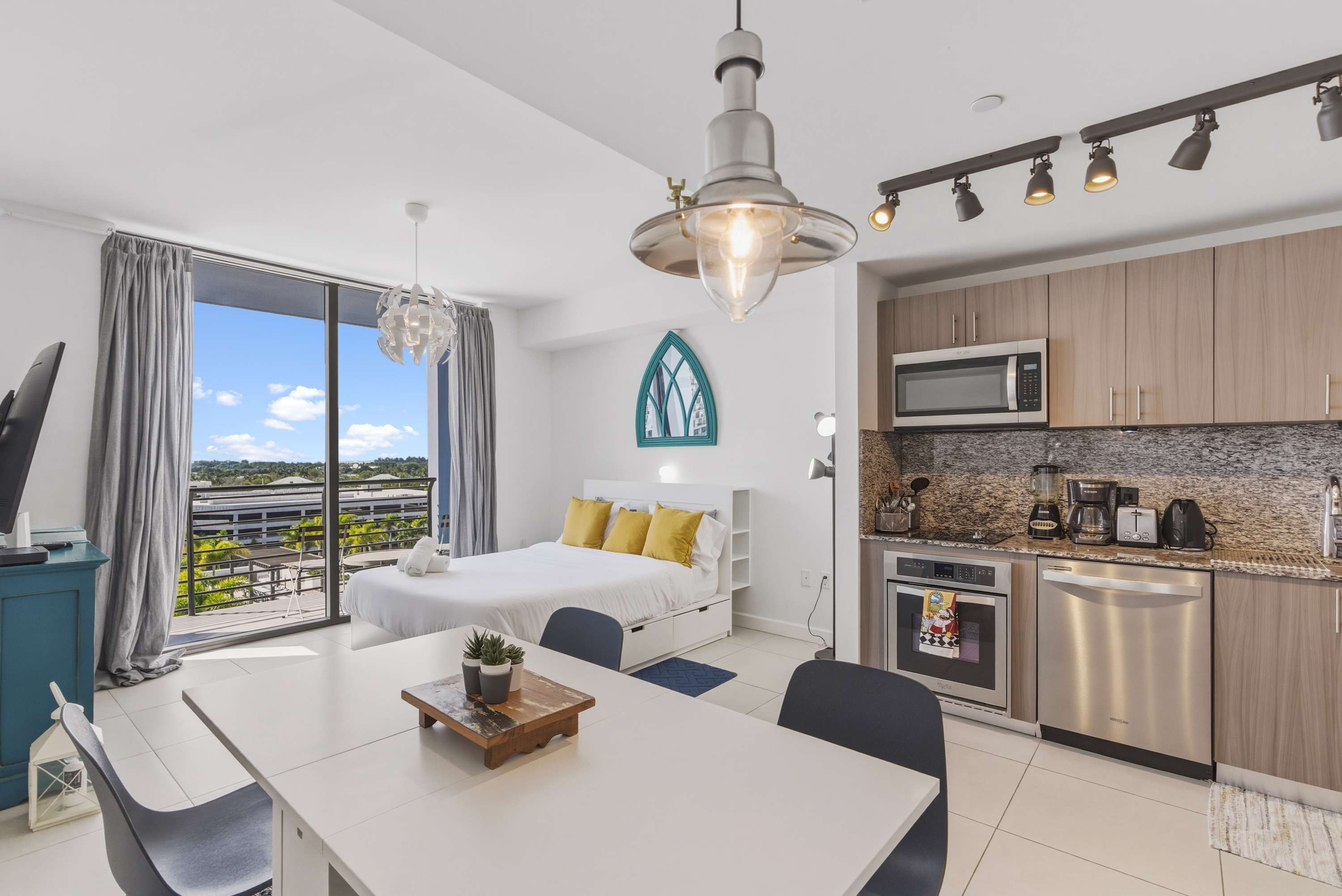 Studio in the Heart of Downtown Doral | Pool