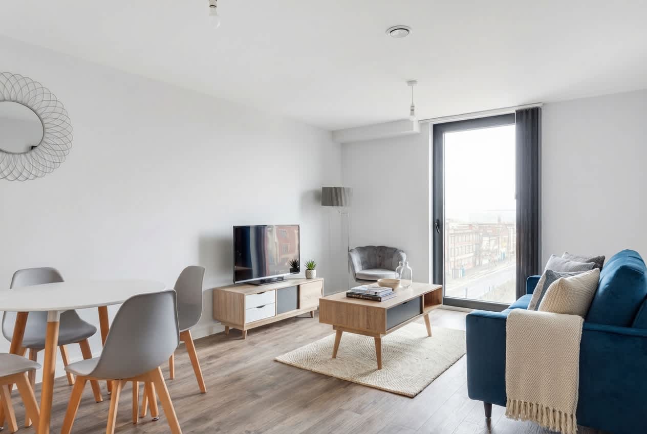 Central Birmingham 2 BED Modern Spacious Apartment in 262 Bradford Street, B12 0AL Birmingham
