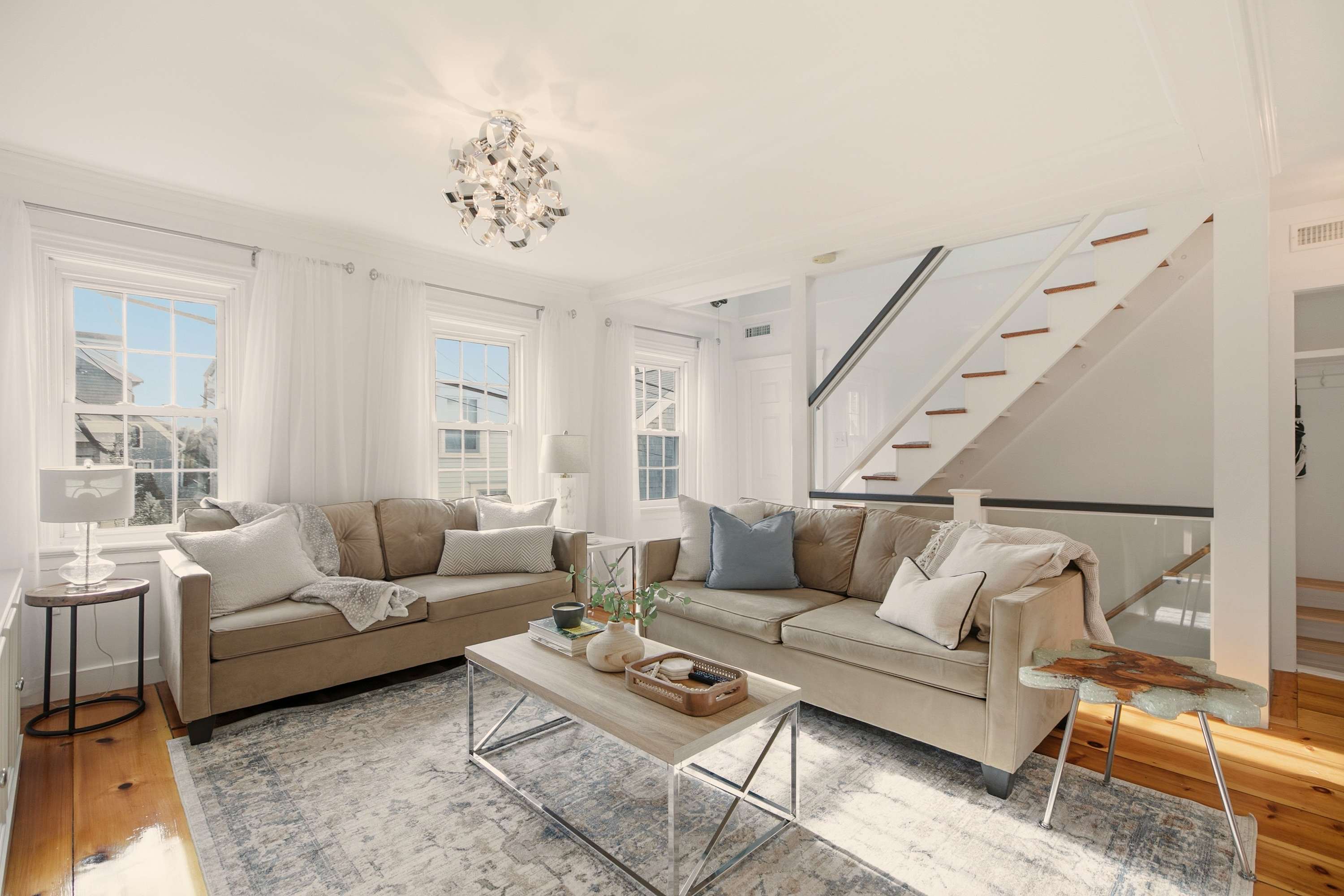Laura's Landing with Rooftop Deck + Water Views — Newport, RI — vacation rental