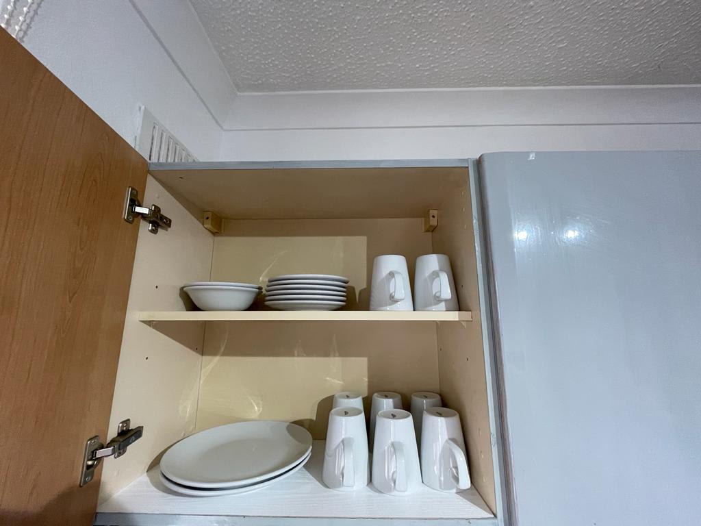 Spacious 4-Bed Contractor House with Parking and Fast WiFi in Luton by Jesswood Properties in Corbridge Drive 9 LU2 9UL - Property image 31 - VivreStays