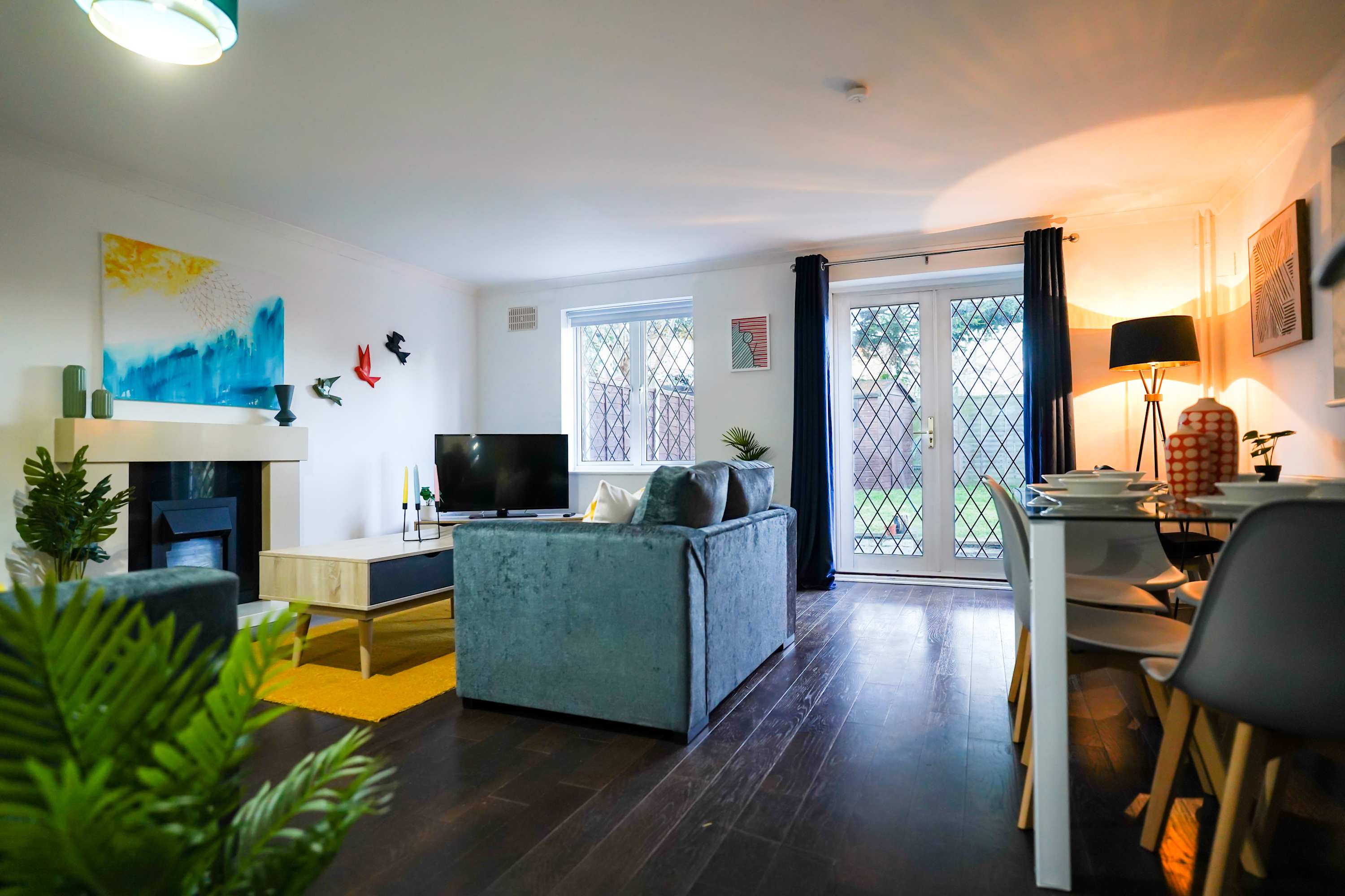 Spacious 4-Bed Contractor House with Parking and Fast WiFi in Luton by Jesswood Properties in Corbridge Drive 9 LU2 9UL - Property image 10 - VivreStays