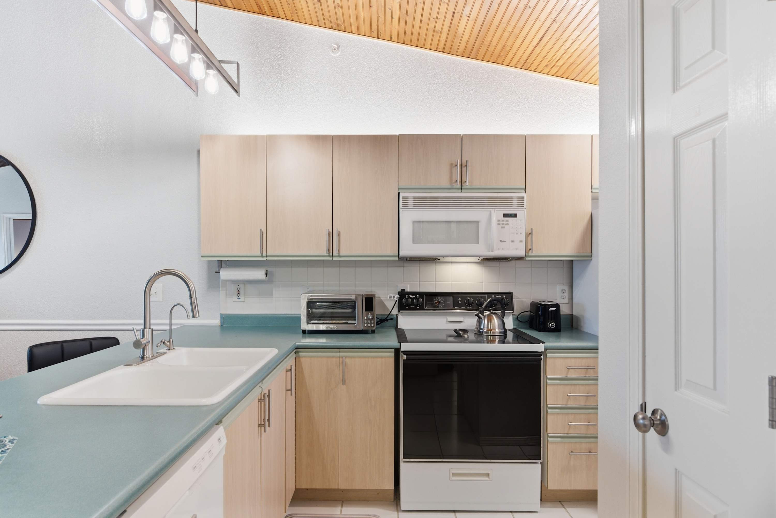 Branson Breeze Escape 6