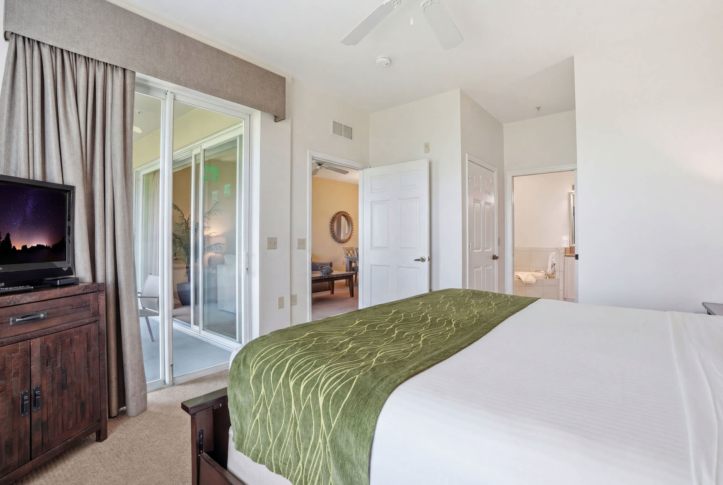 1325 Beautiful Golf Course Views Sleeps 6 | Photo 21