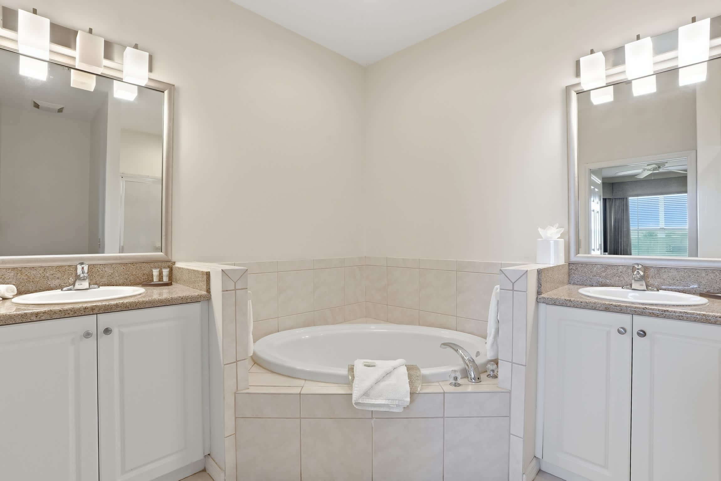 1325 Beautiful Golf Course Views Sleeps 6 | Photo 23