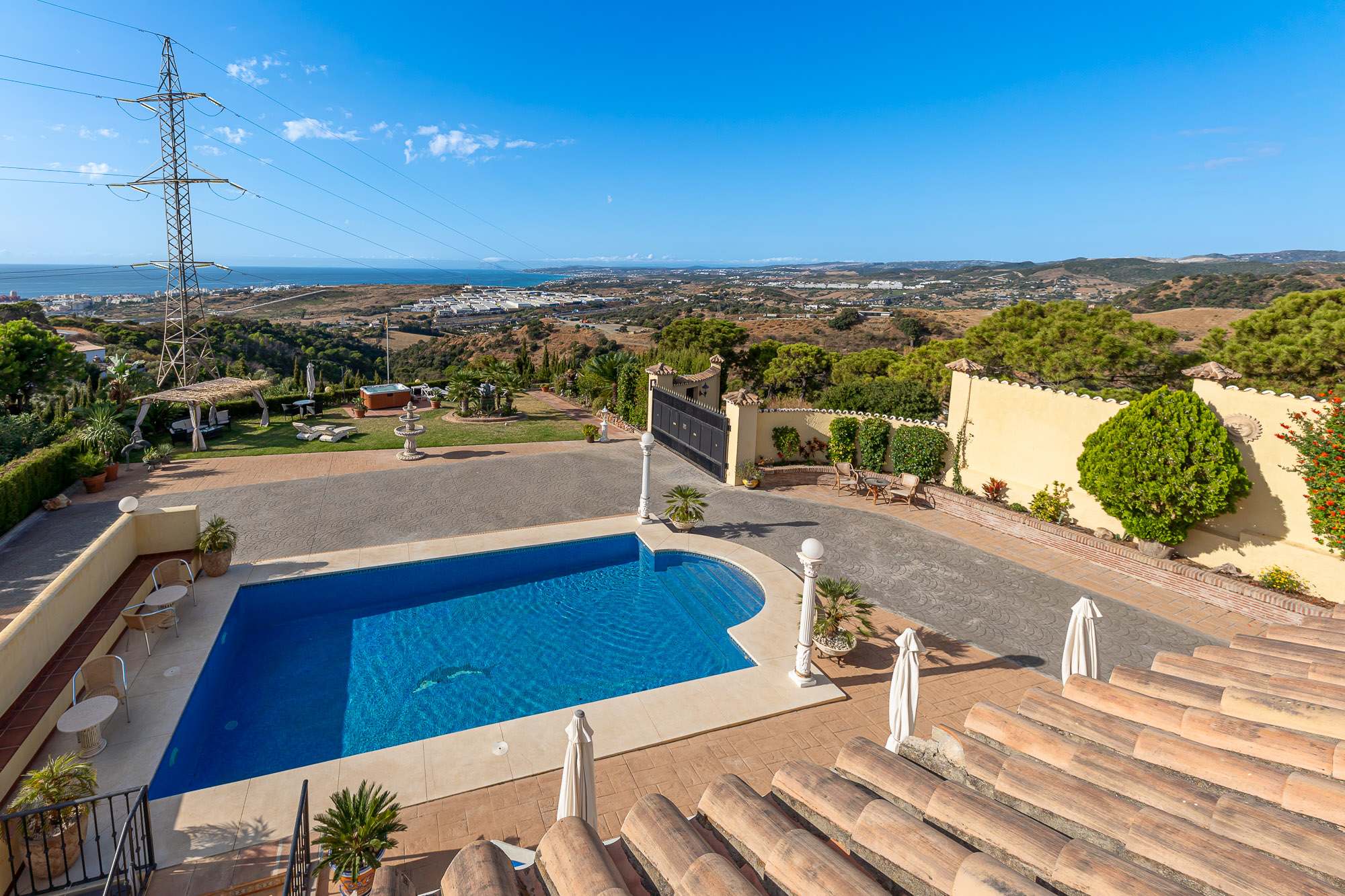 Sunny Getaway in Estepona Dormitory room — Estepona, Andalucía — vacation rental