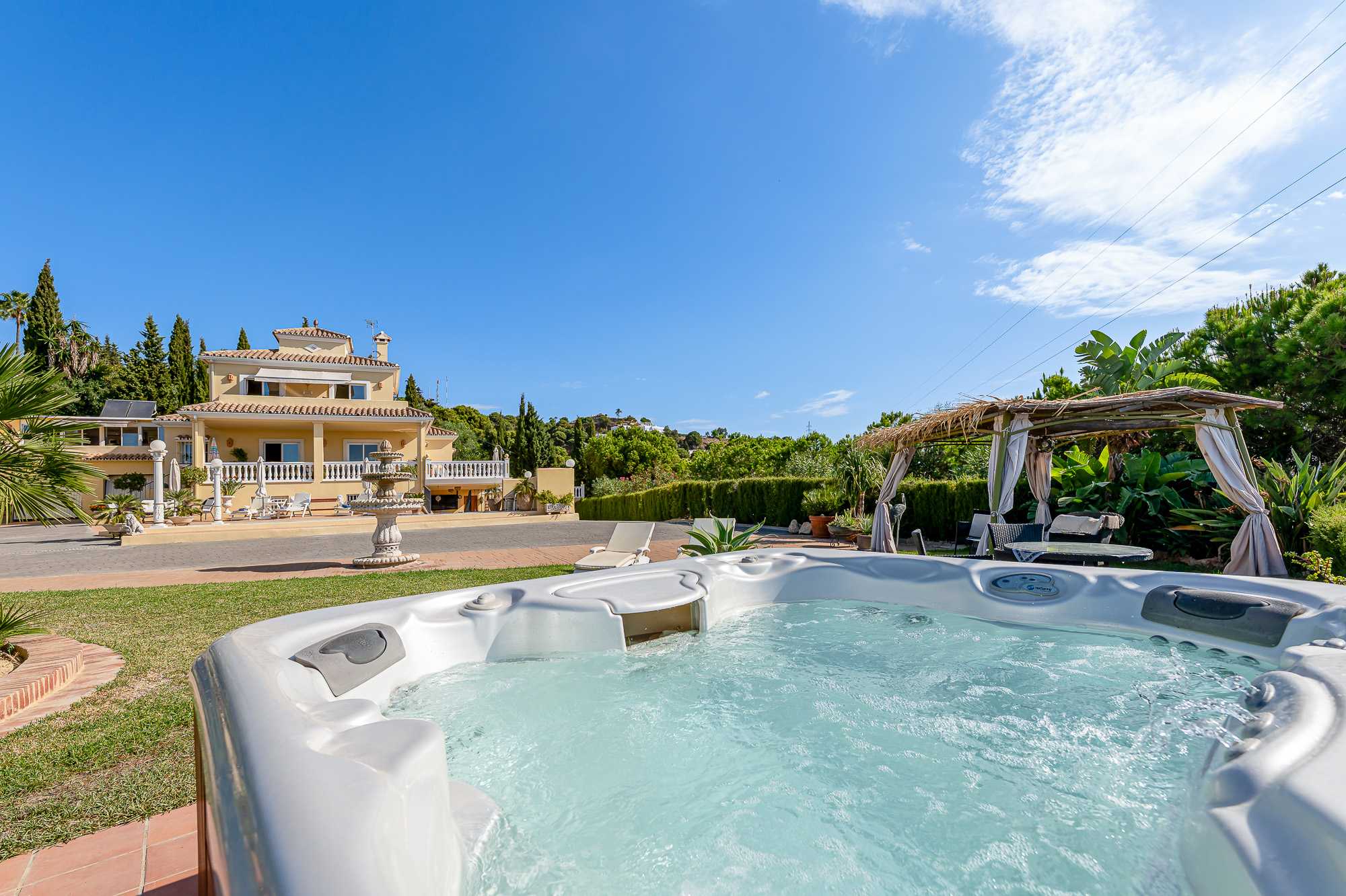 Cozy 1-Bedroom Retreat Dormitory room โ Estepona, Andalucรญa โ vacation rental