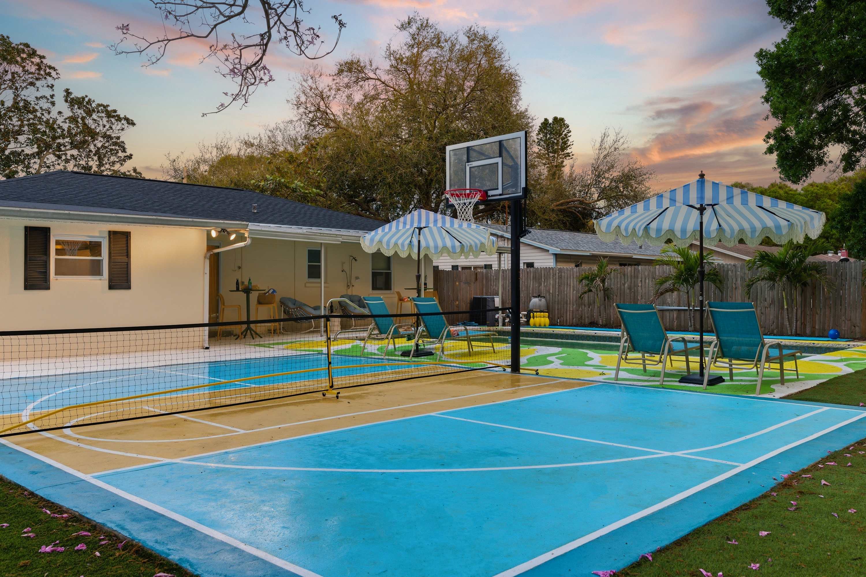 Heated Pool! Playground Mini Golf Sport Court