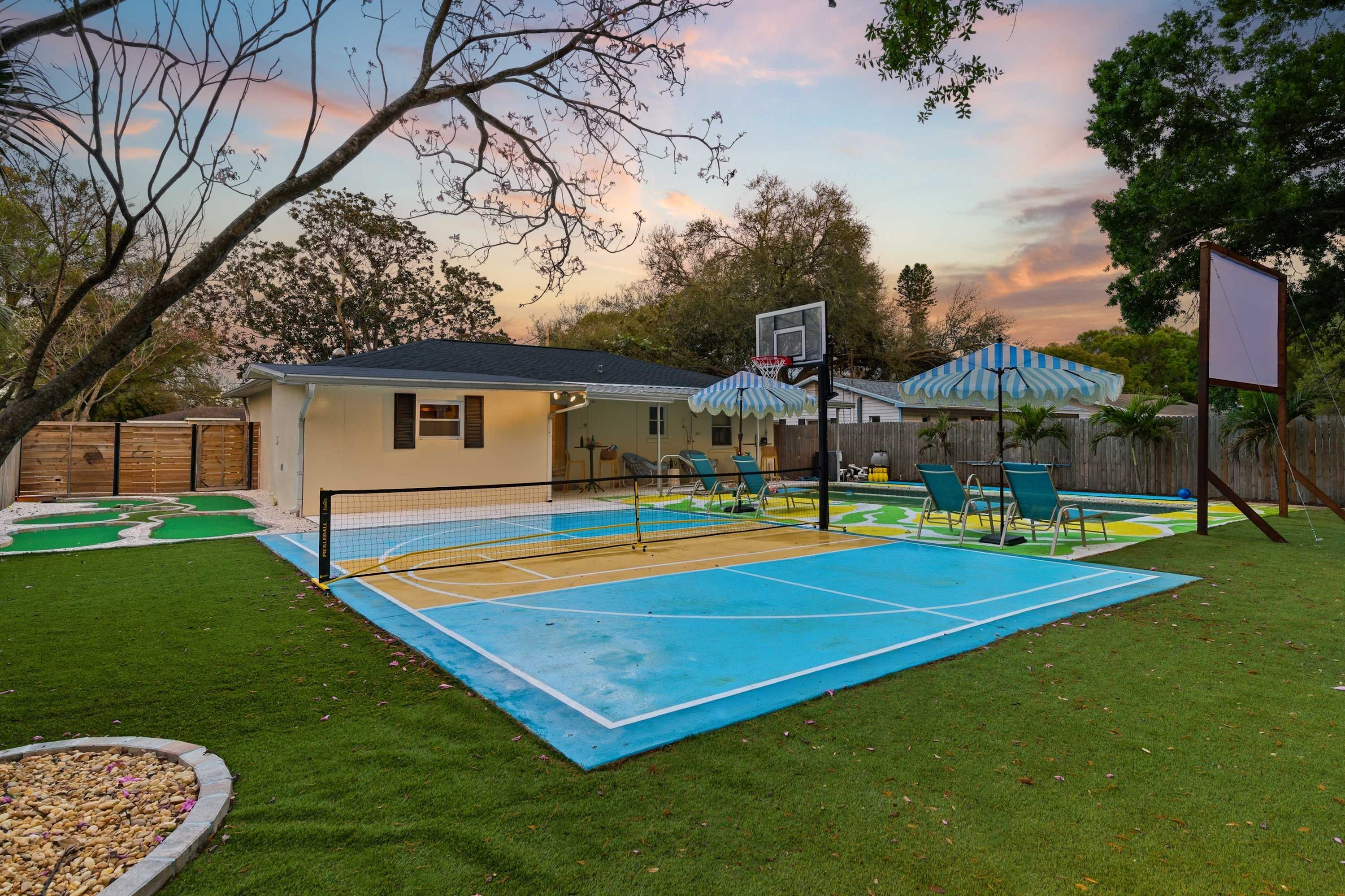 Heated Pool! Playground Mini Golf Sport Court