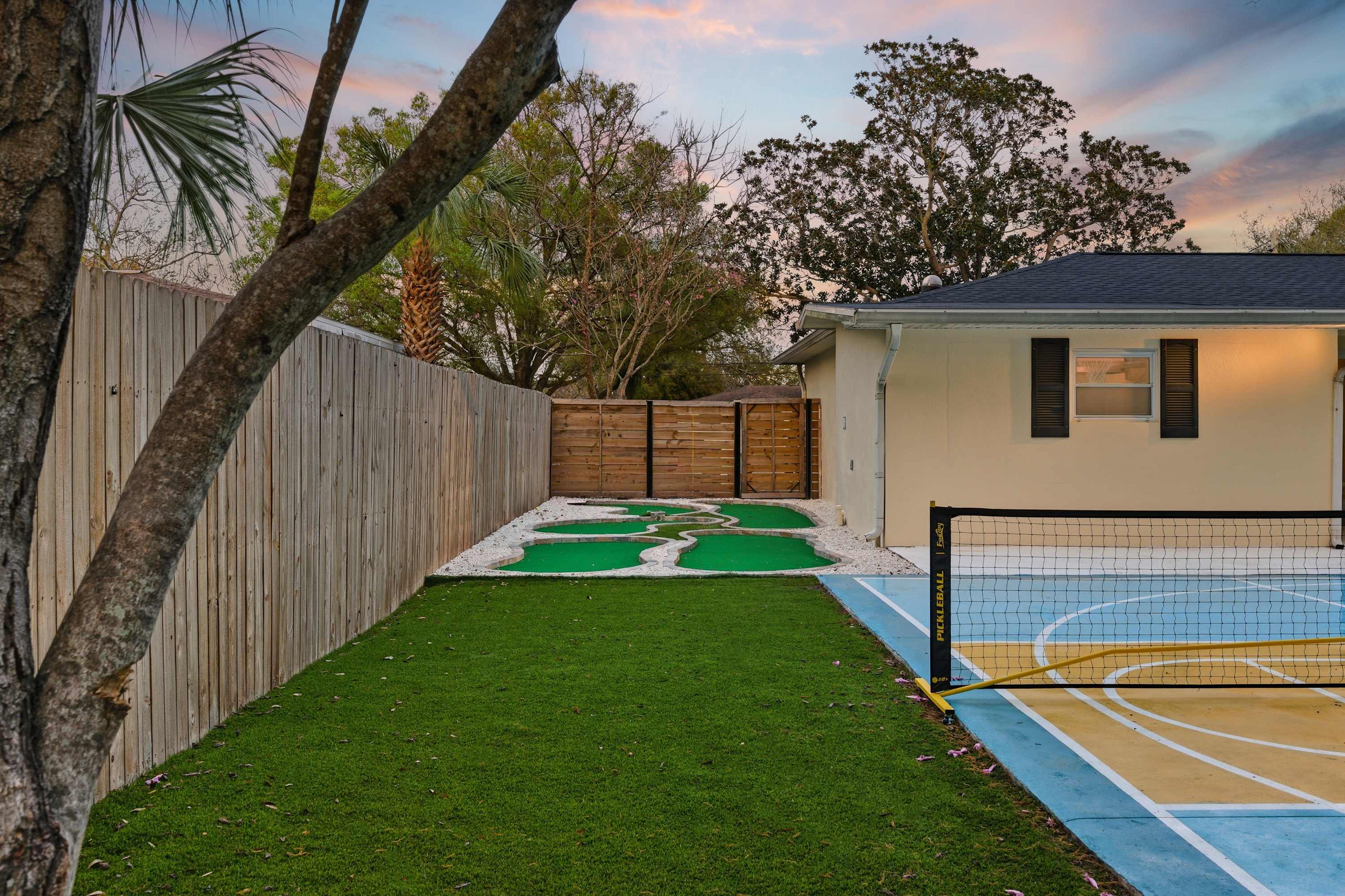 Heated Pool! Playground Mini Golf Sport Court