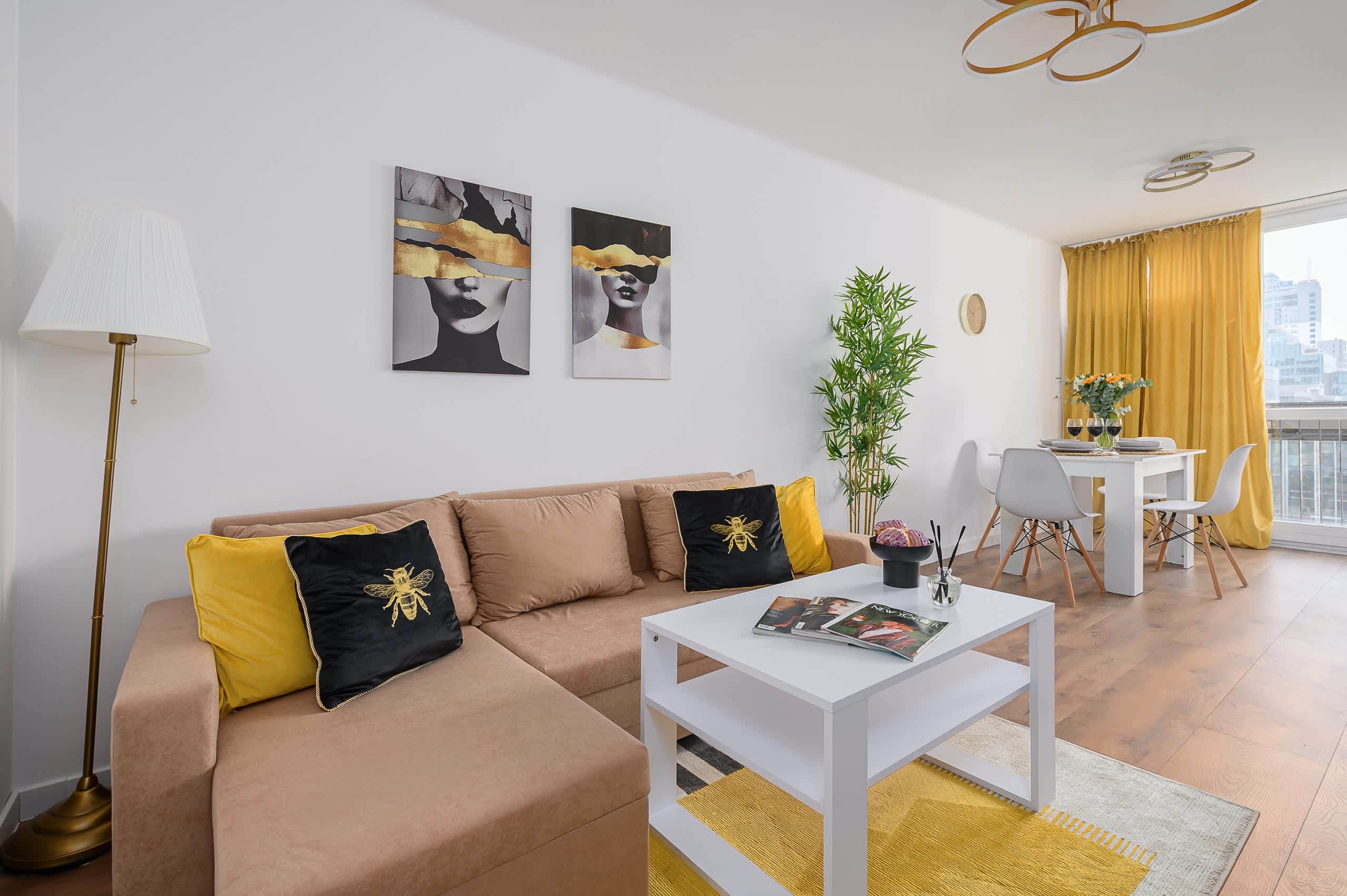 Lumina comfy 4-room apartment near the city center