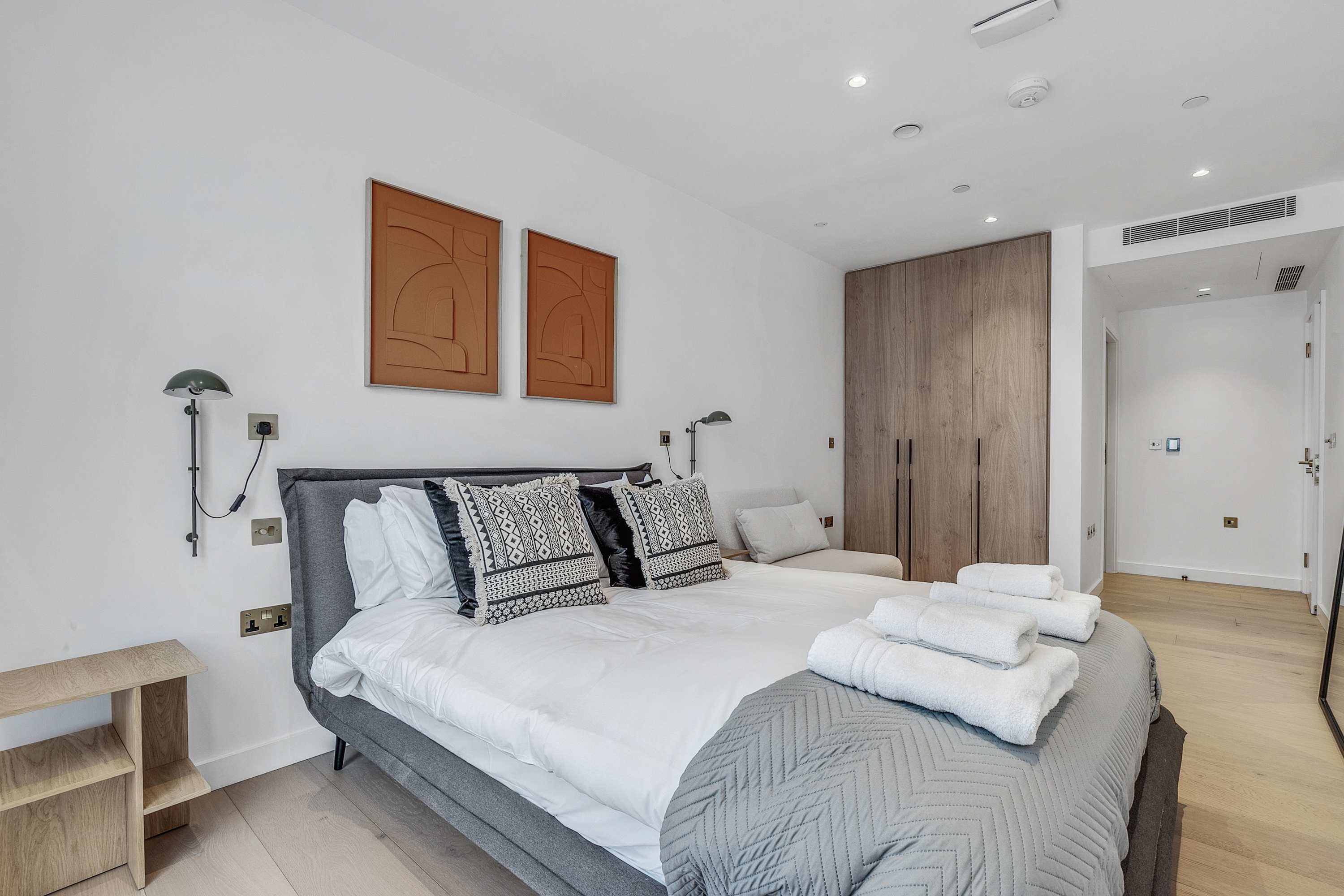2 Bedrooms with King beds and Sofa with 2 Bathrooms