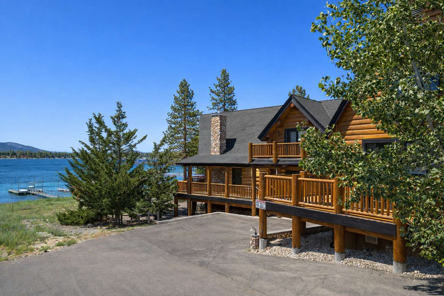 Lakefront Chalet near Village and Slopes