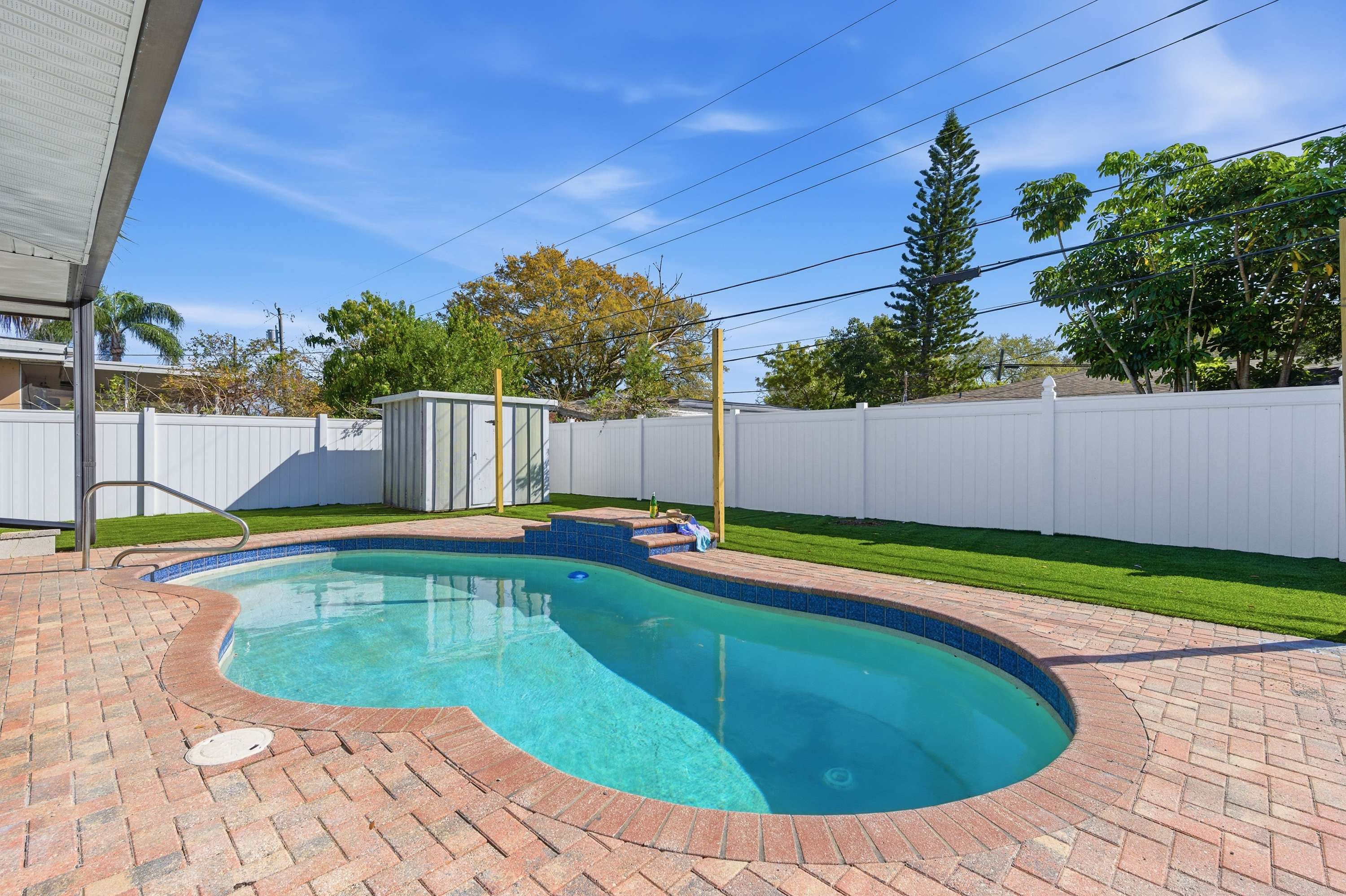 Heated Pool! Pickleball! Fire Pit! Outdoor Theatre